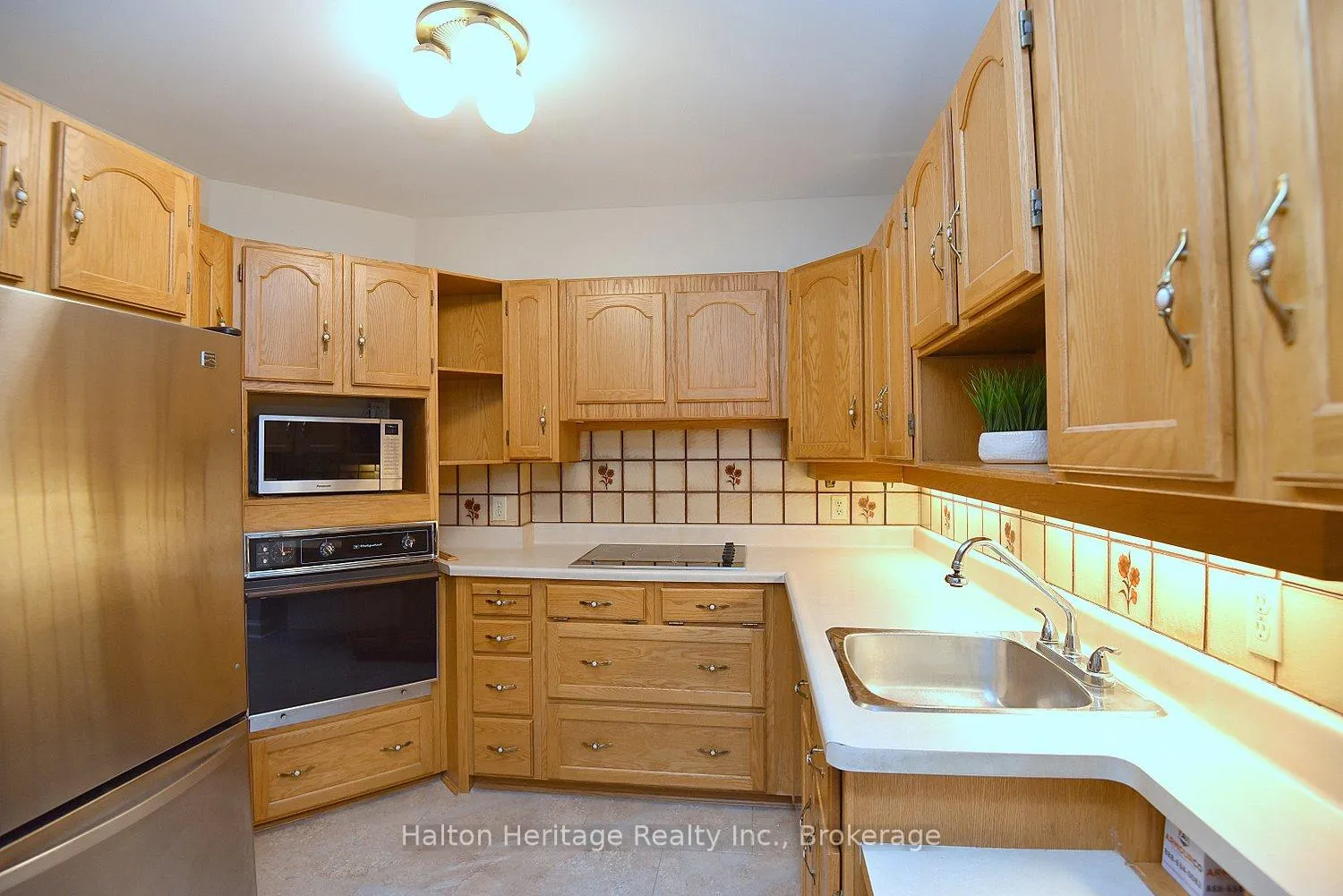 Photo 15 of Unit Unit 7, 457 Woodview Rd., Burlington, Roseland — HOMEH