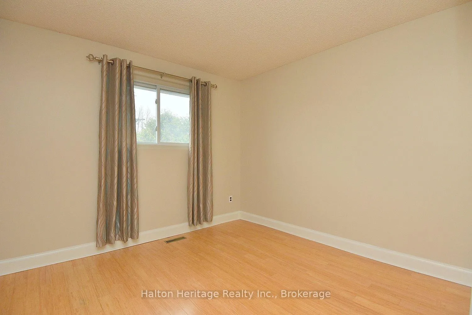 Photo 22 of Unit Unit 7, 457 Woodview Rd., Burlington, Roseland — HOMEH