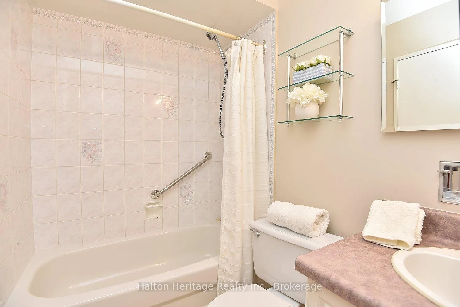 Photo 26 of Unit Unit 7, 457 Woodview Rd., Burlington, Roseland — HOMEH