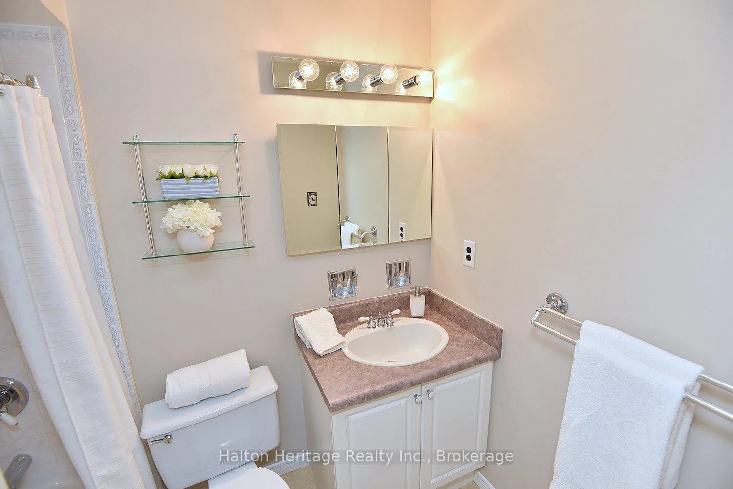 Photo 28 of Unit Unit 7, 457 Woodview Rd., Burlington, Roseland — HOMEH
