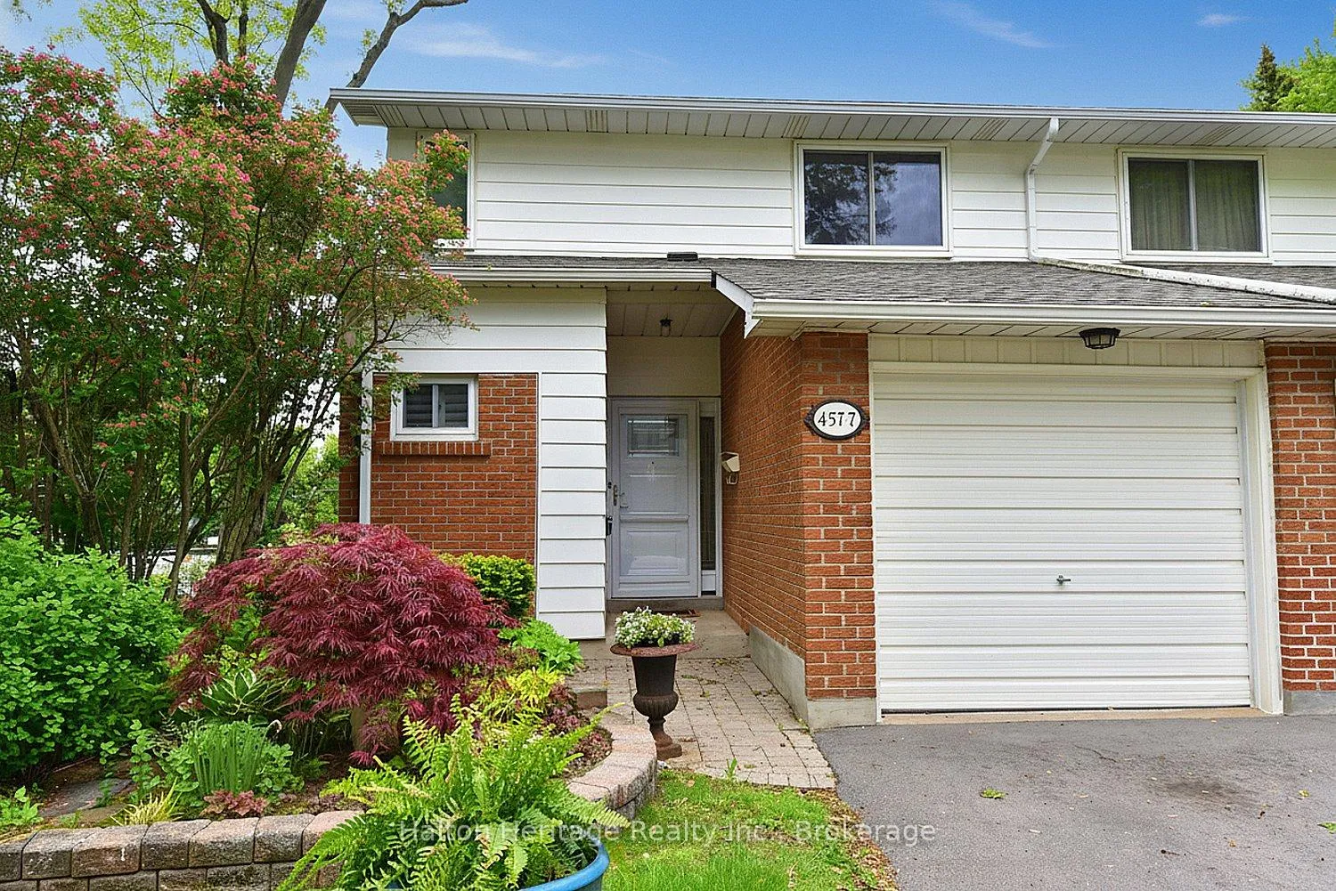 Photo 1 of Unit Unit 7, 457 Woodview Rd., Burlington, Roseland — HOMEH