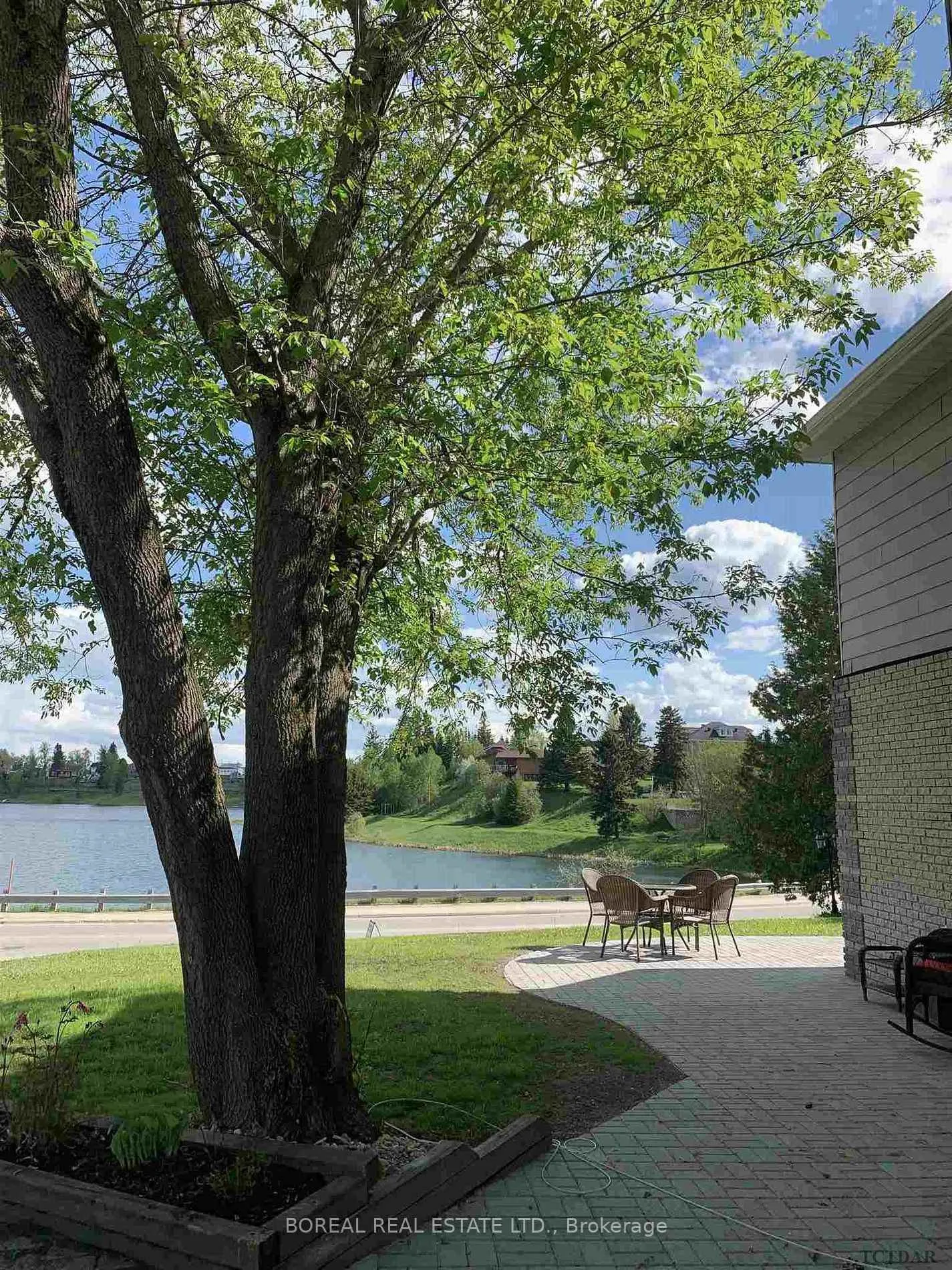 Photo 6 of 185 Fifth Street, Cochrane — HOMEH