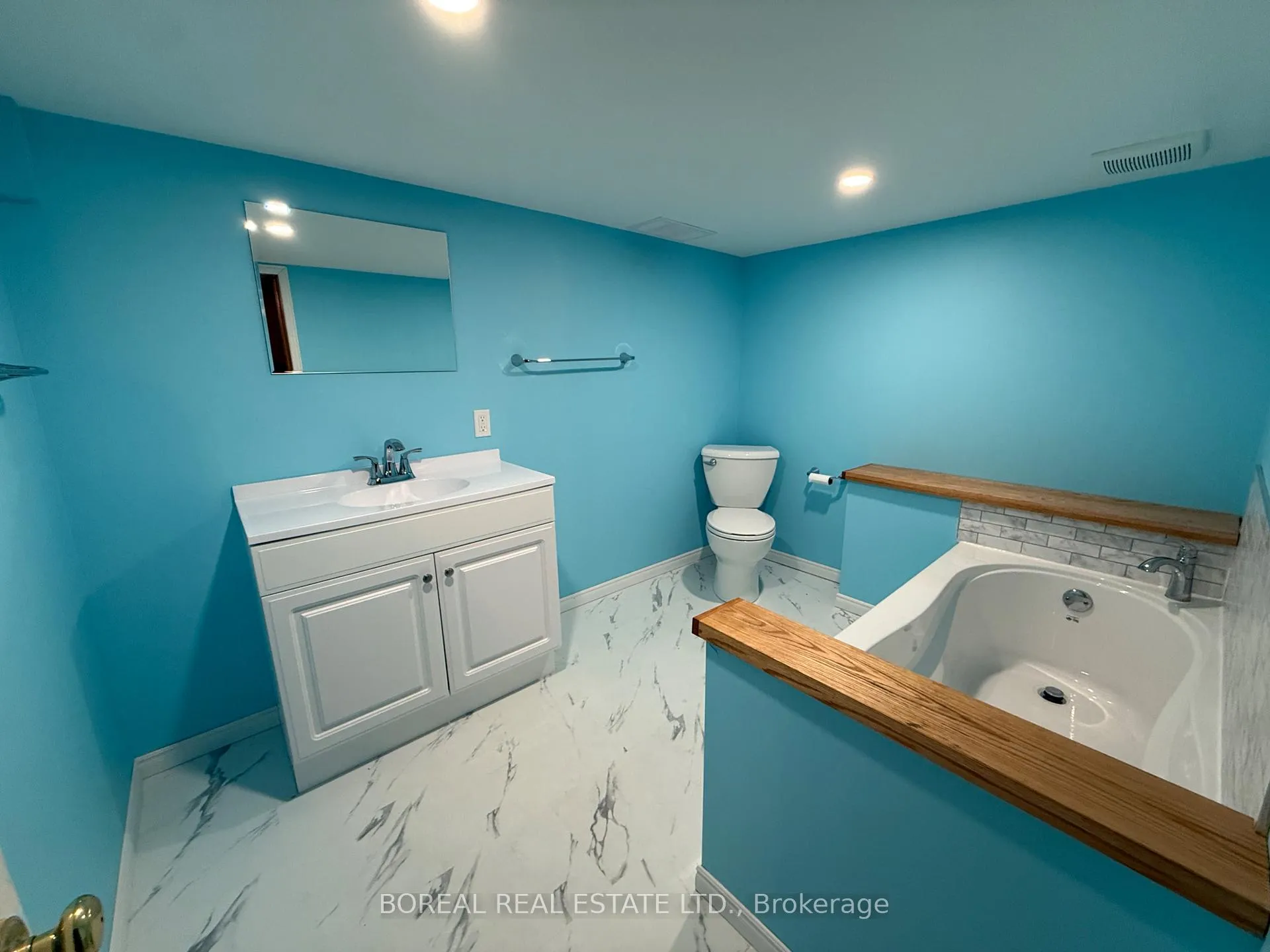 Photo 42 of 185 Fifth Street, Cochrane — HOMEH