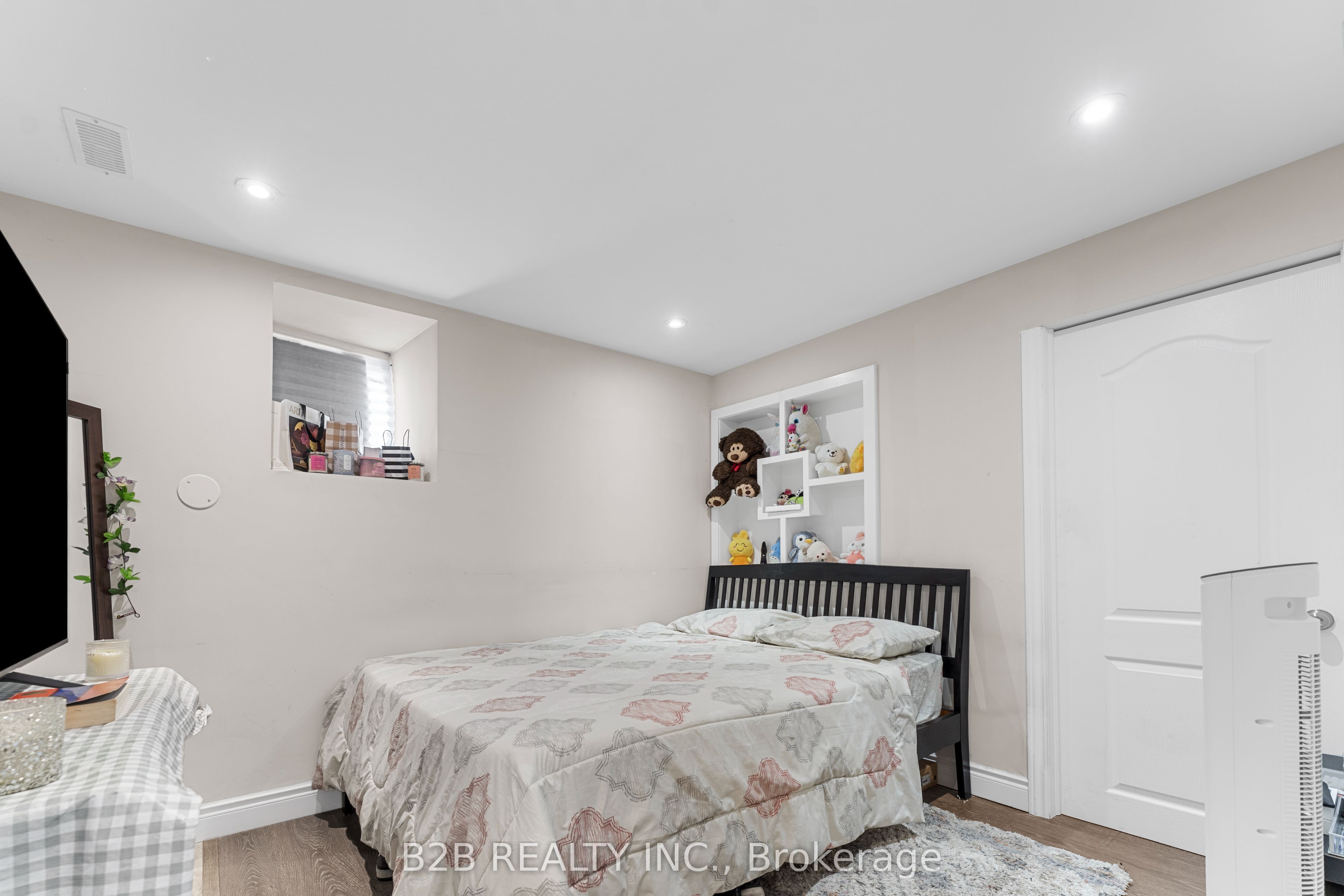 Photo 36 of 22 Templar Street, Brampton, Credit Valley — HOMEH