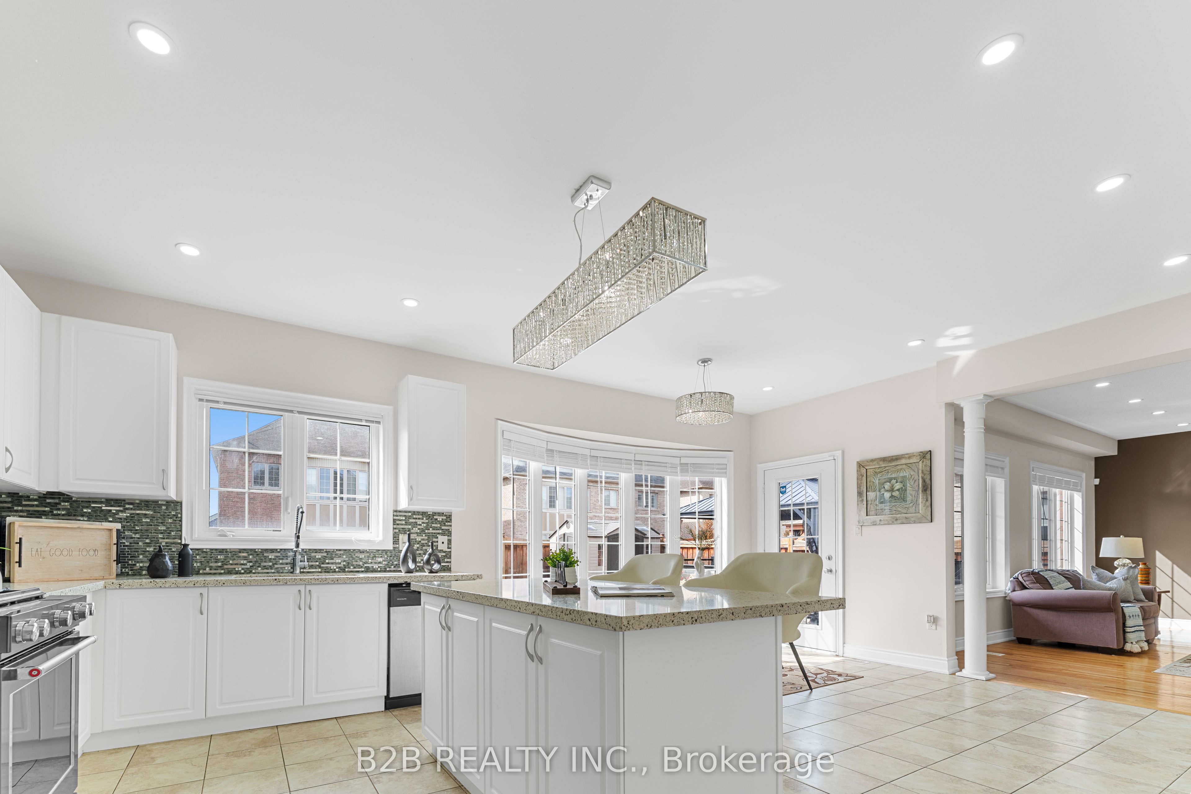 Photo 14 of 22 Templar Street, Brampton, Credit Valley — HOMEH