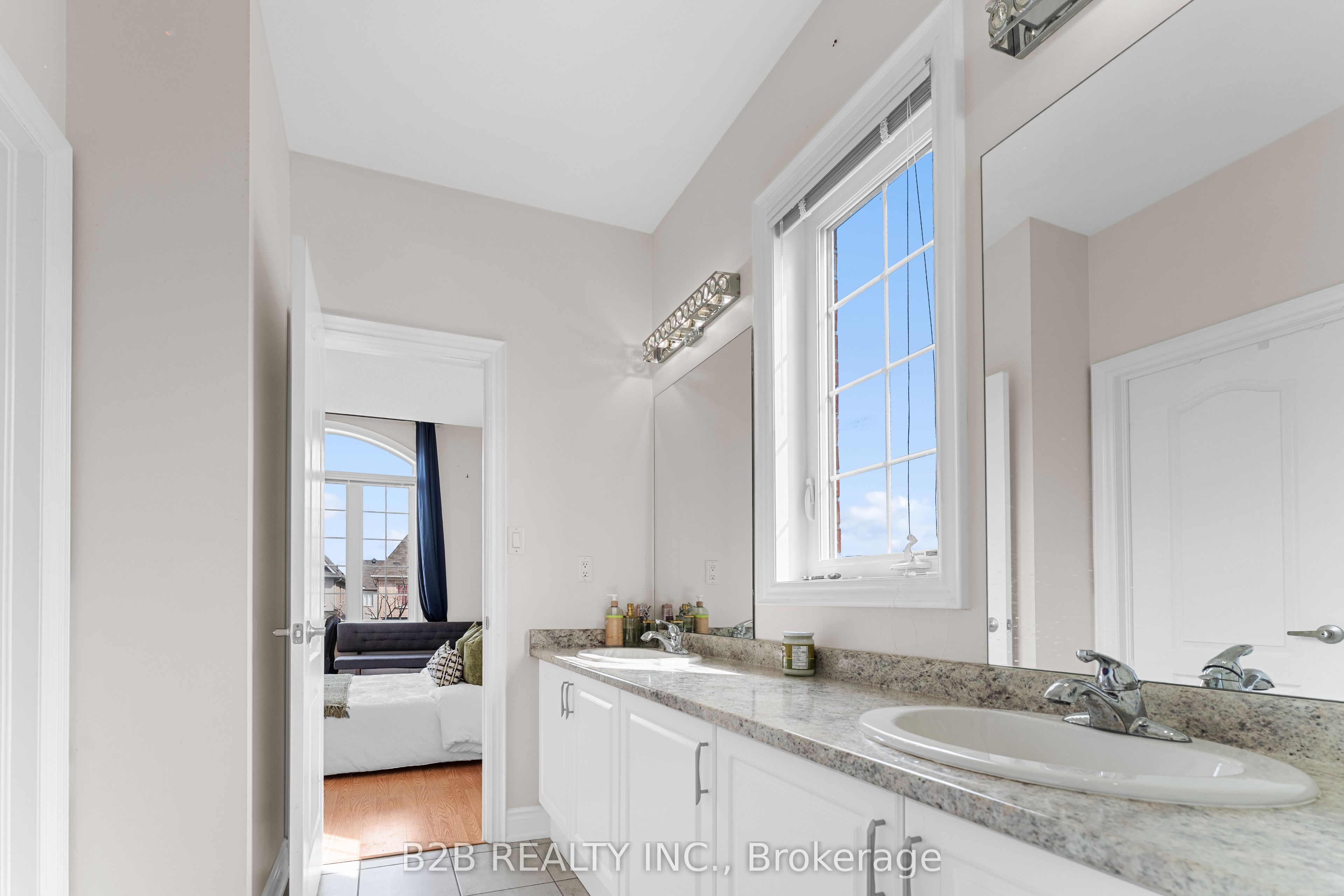 Photo 31 of 22 Templar Street, Brampton, Credit Valley — HOMEH