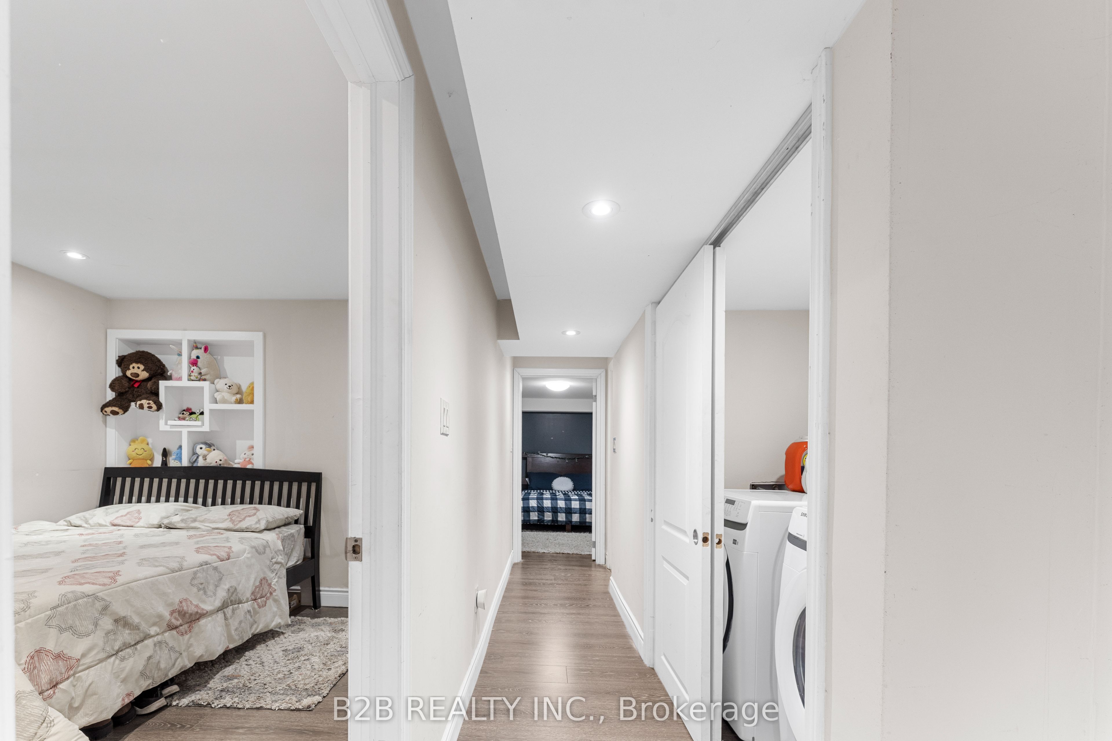 Photo 34 of 22 Templar Street, Brampton, Credit Valley — HOMEH