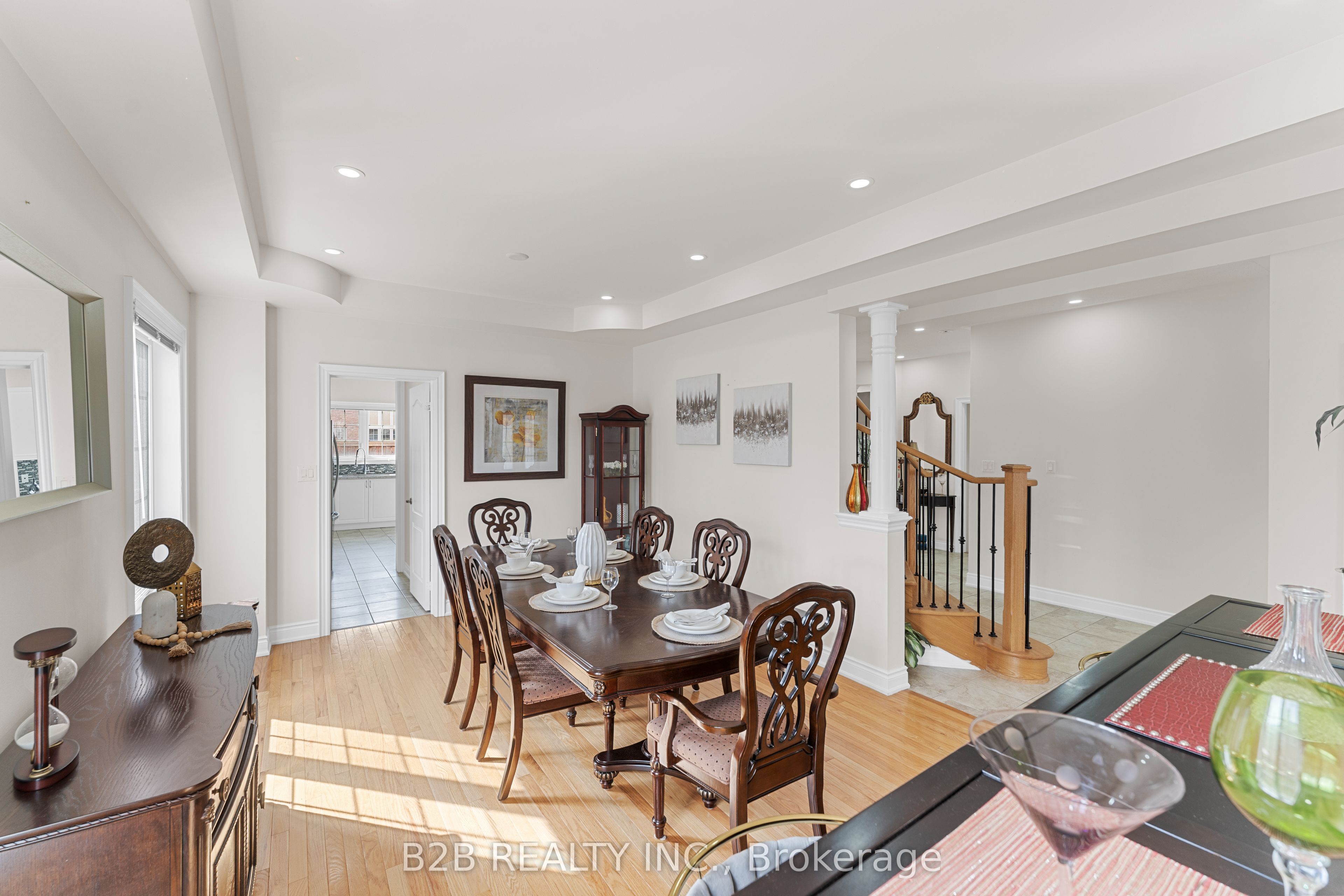 Photo 11 of 22 Templar Street, Brampton, Credit Valley — HOMEH