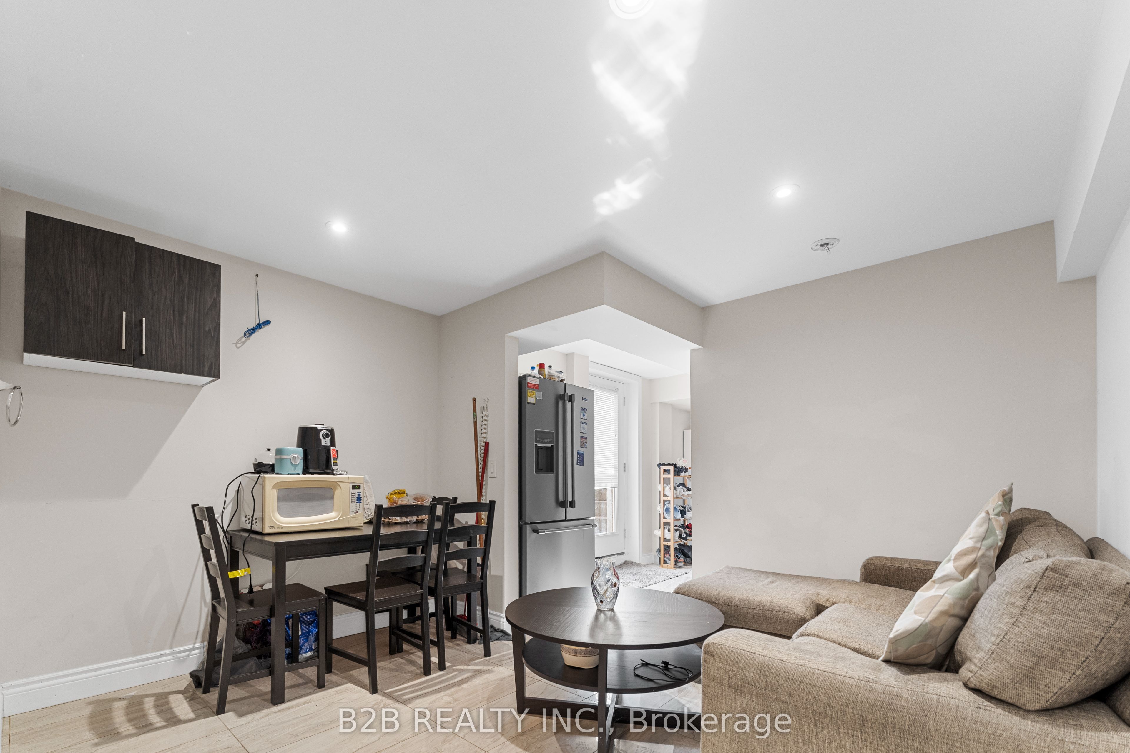 Photo 33 of 22 Templar Street, Brampton, Credit Valley — HOMEH
