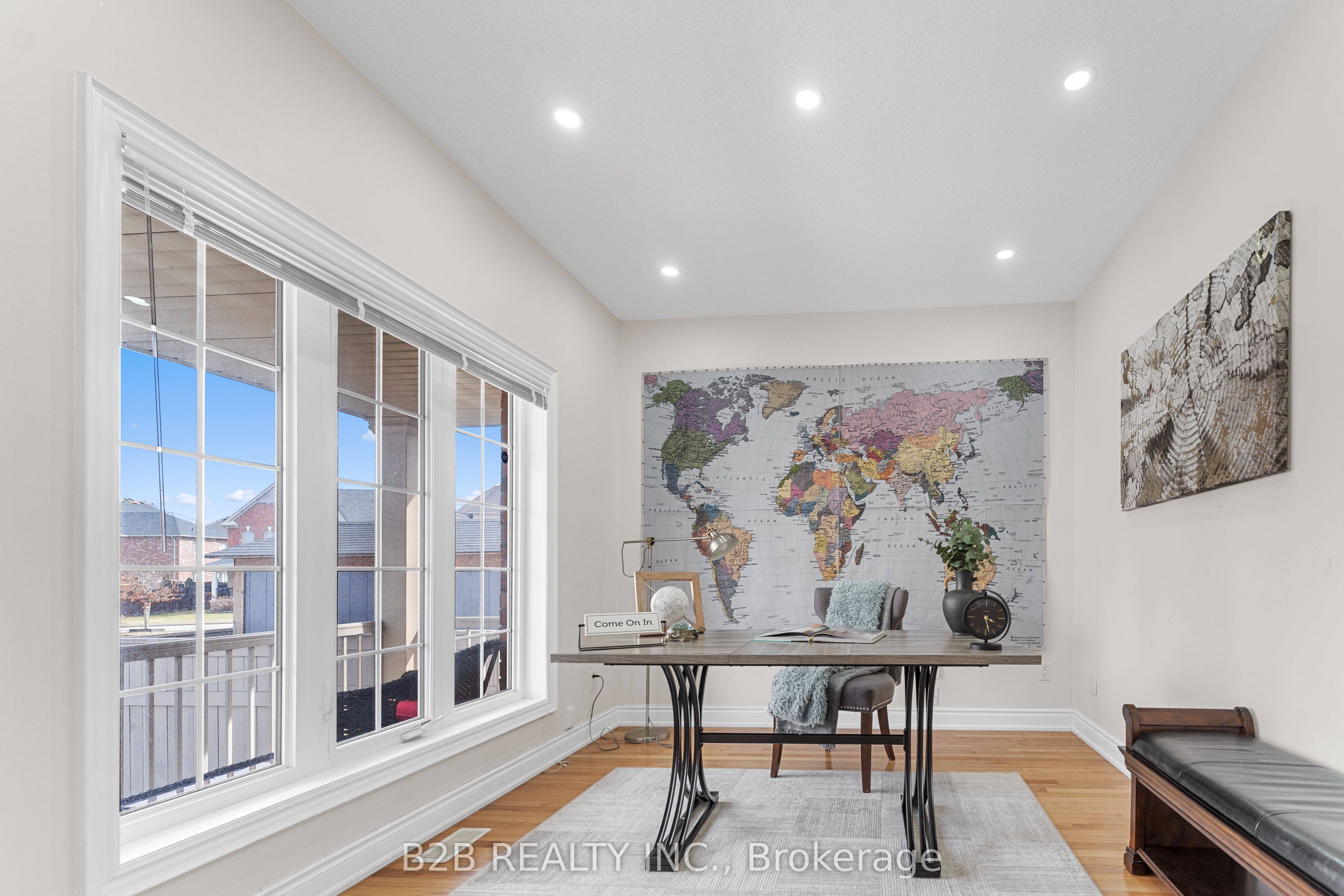 Photo 8 of 22 Templar Street, Brampton, Credit Valley — HOMEH
