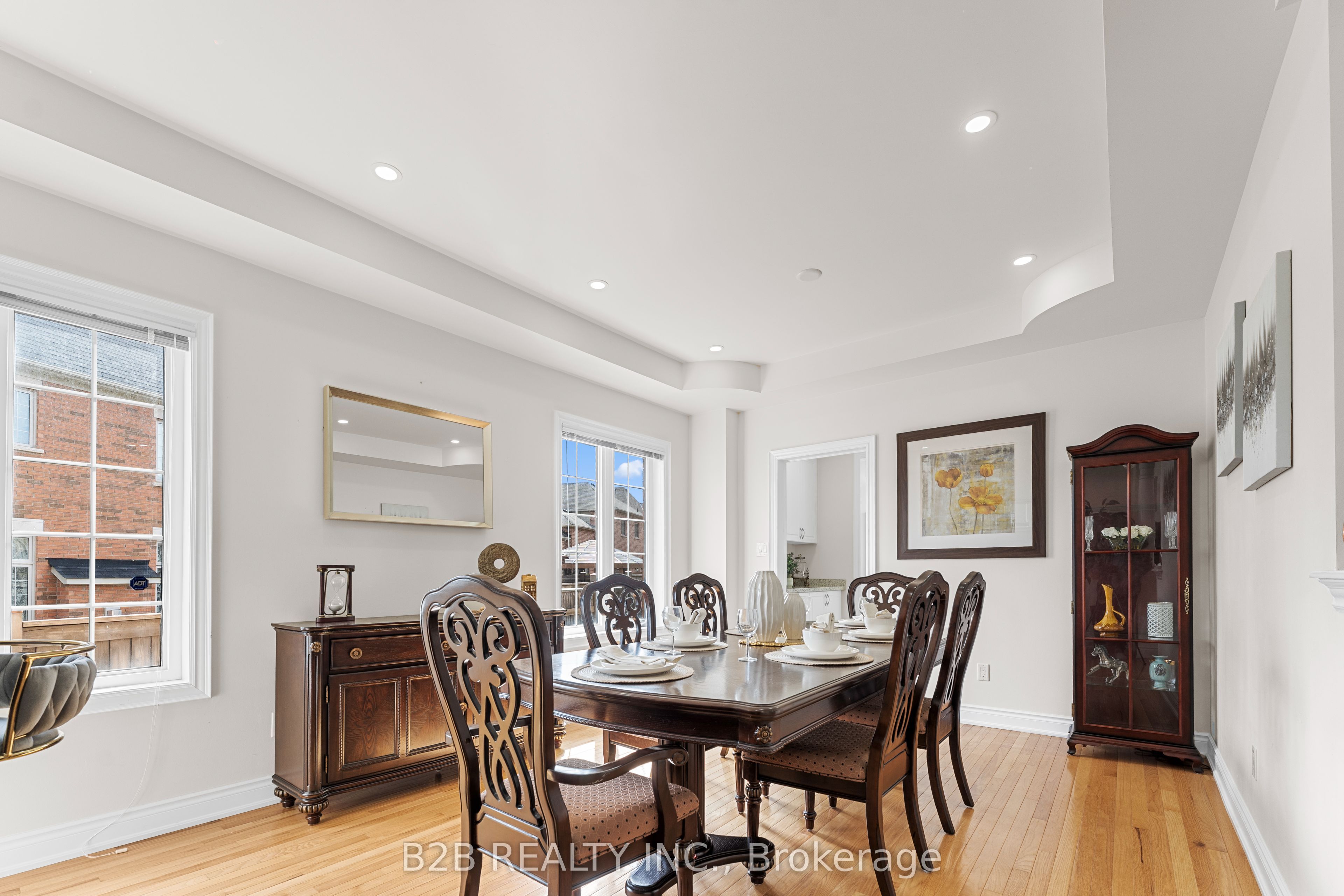 Photo 10 of 22 Templar Street, Brampton, Credit Valley — HOMEH