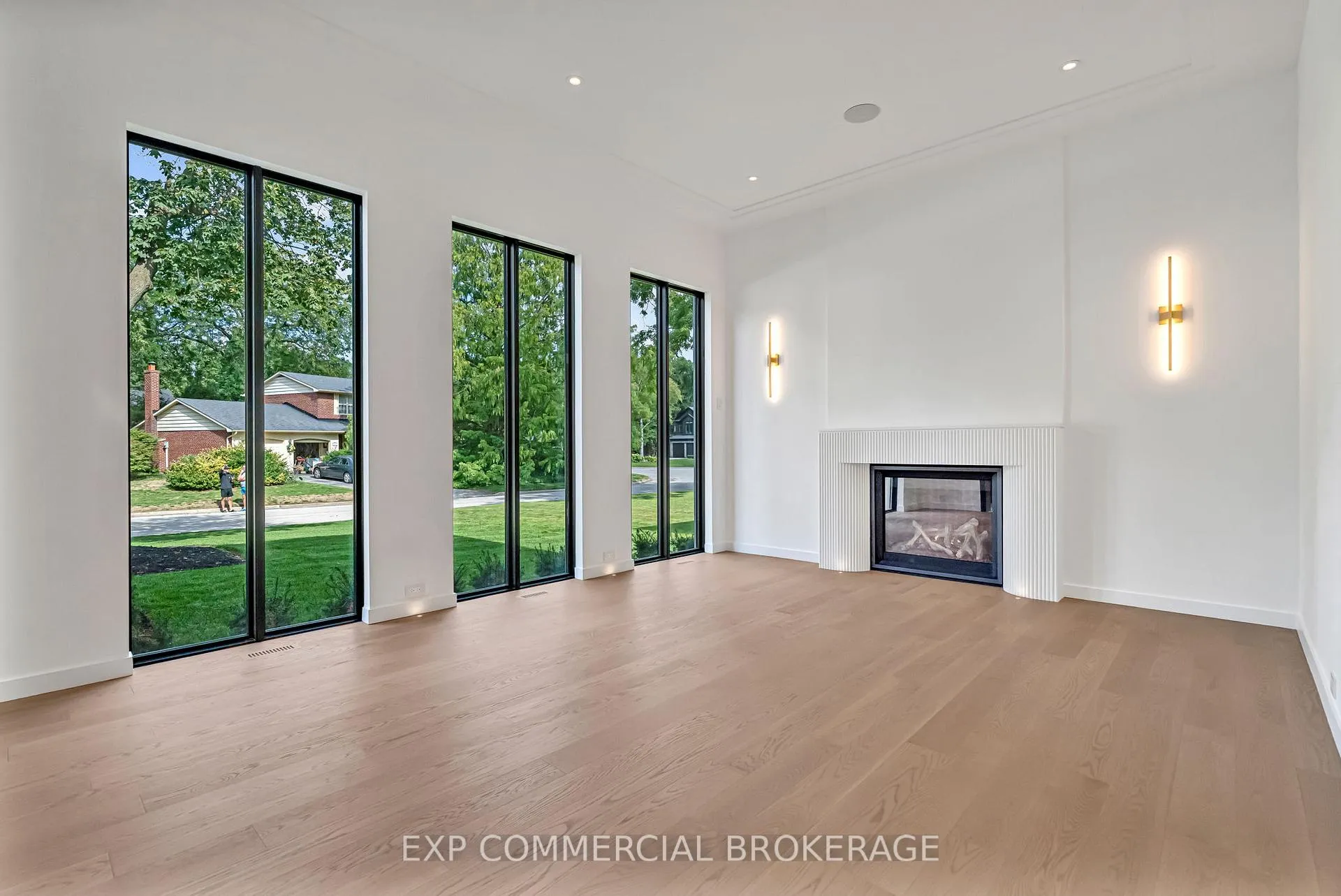 Photo 3 of 114 Tracina Drive, Oakville, Southwest — HOMEH