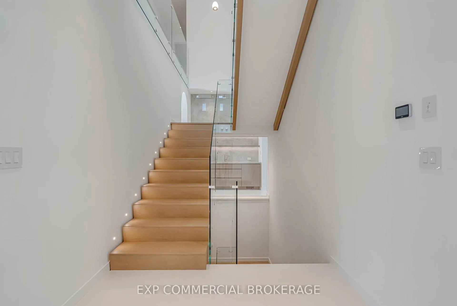 Photo 8 of 114 Tracina Drive, Oakville, Southwest — HOMEH