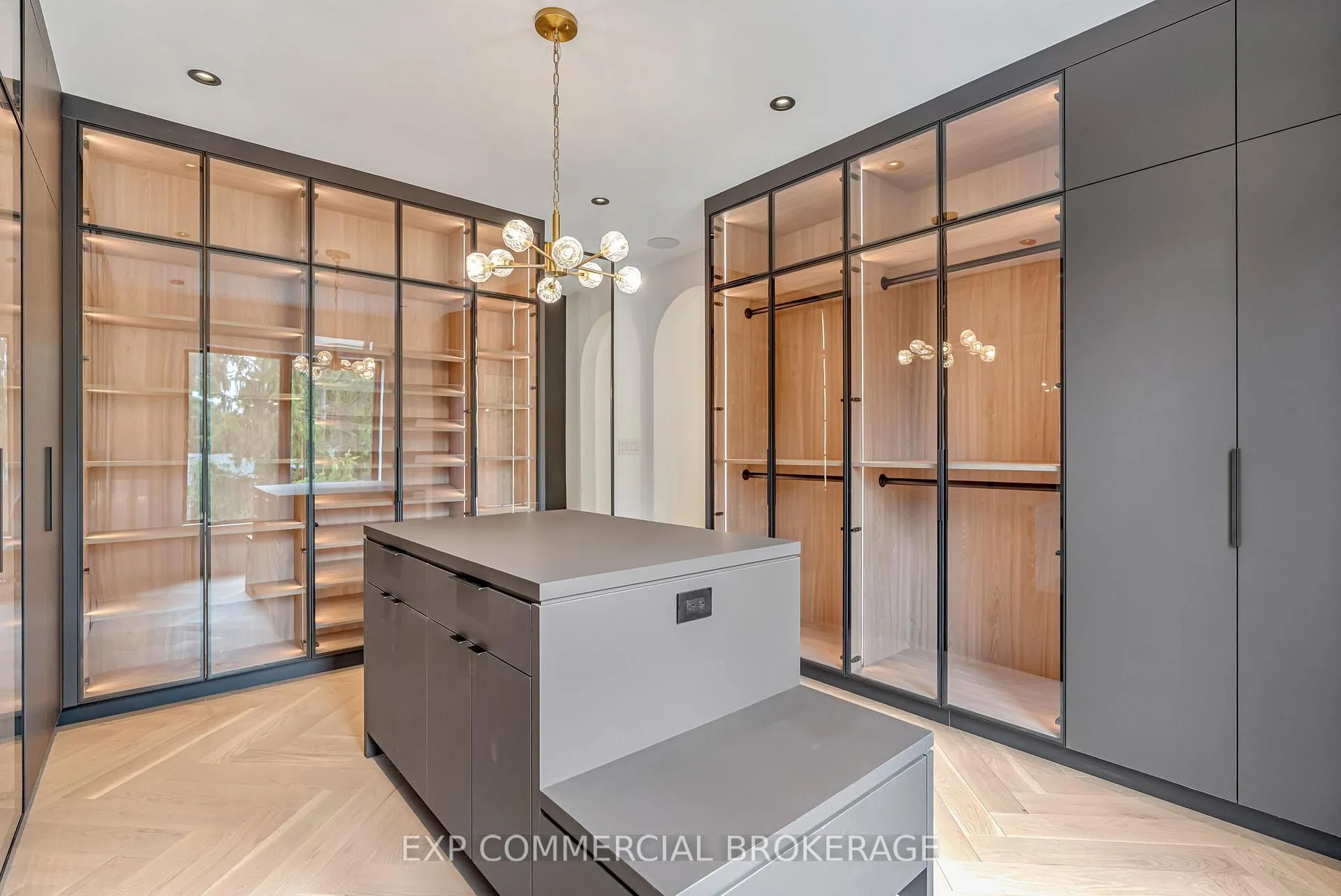 Photo 24 of 114 Tracina Drive, Oakville, Southwest — HOMEH