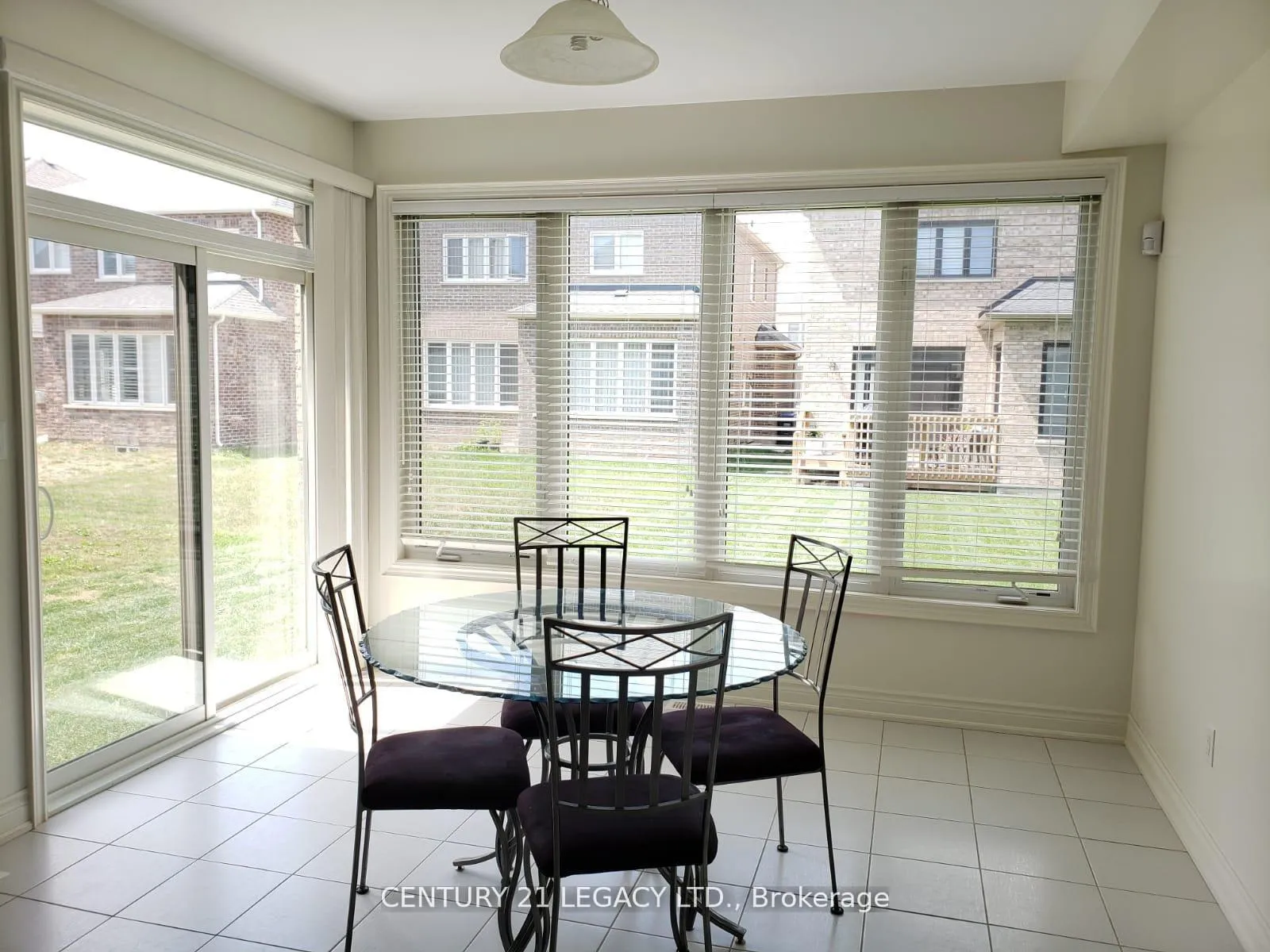 Photo 3 of 16 Mussle White Road, Brampton, Bram West — HOMEH