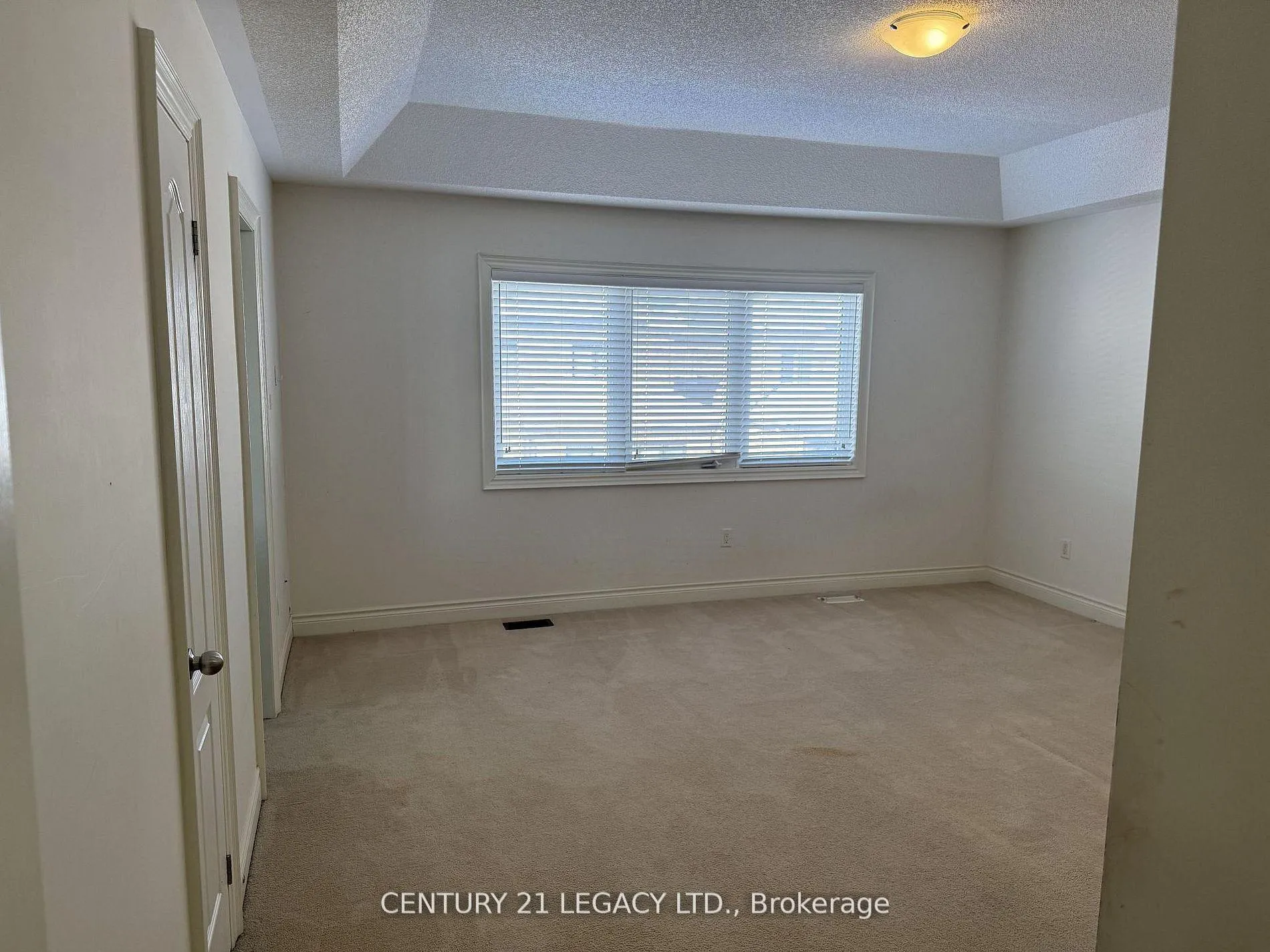 Photo 14 of 16 Mussle White Road, Brampton, Bram West — HOMEH