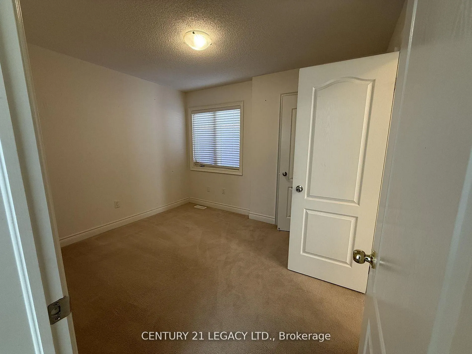 Photo 18 of 16 Mussle White Road, Brampton, Bram West — HOMEH
