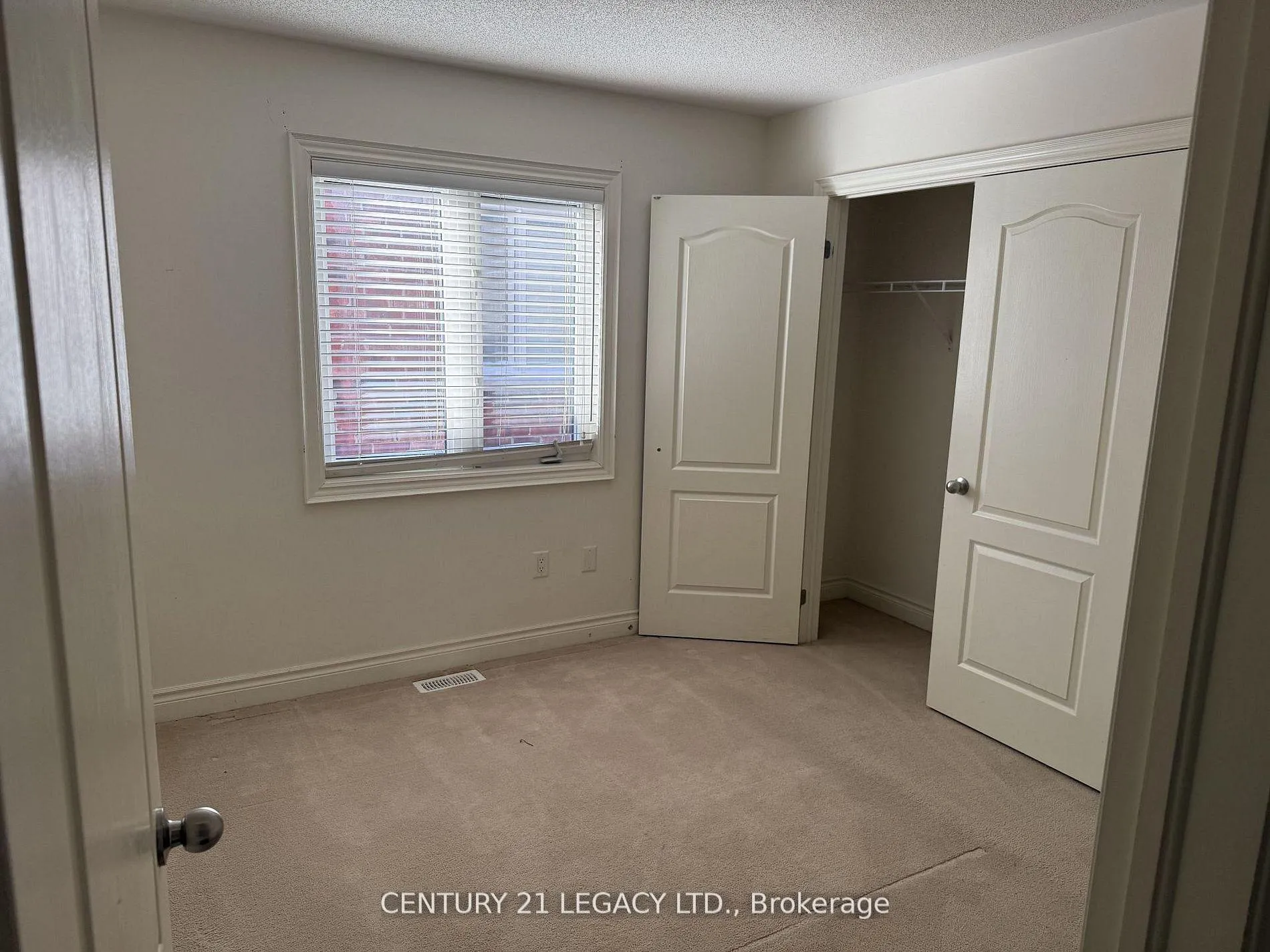Photo 19 of 16 Mussle White Road, Brampton, Bram West — HOMEH