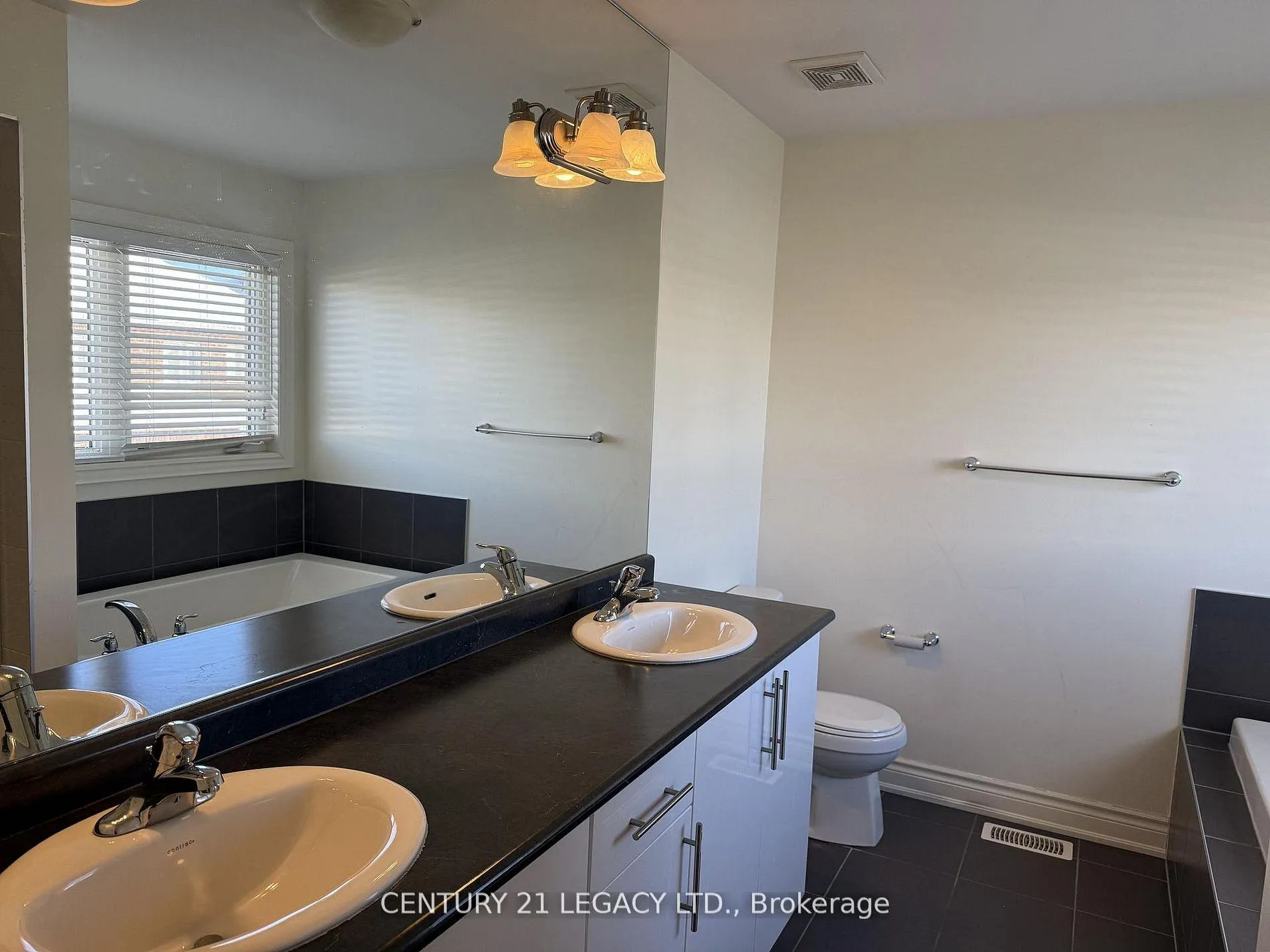 Photo 21 of 16 Mussle White Road, Brampton, Bram West — HOMEH