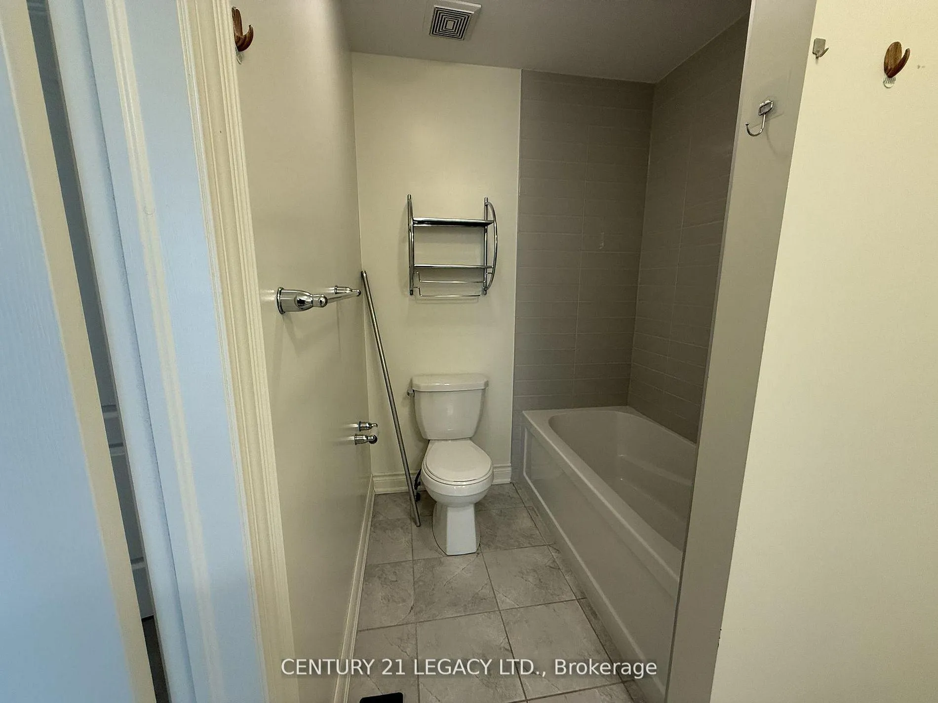 Photo 22 of 16 Mussle White Road, Brampton, Bram West — HOMEH