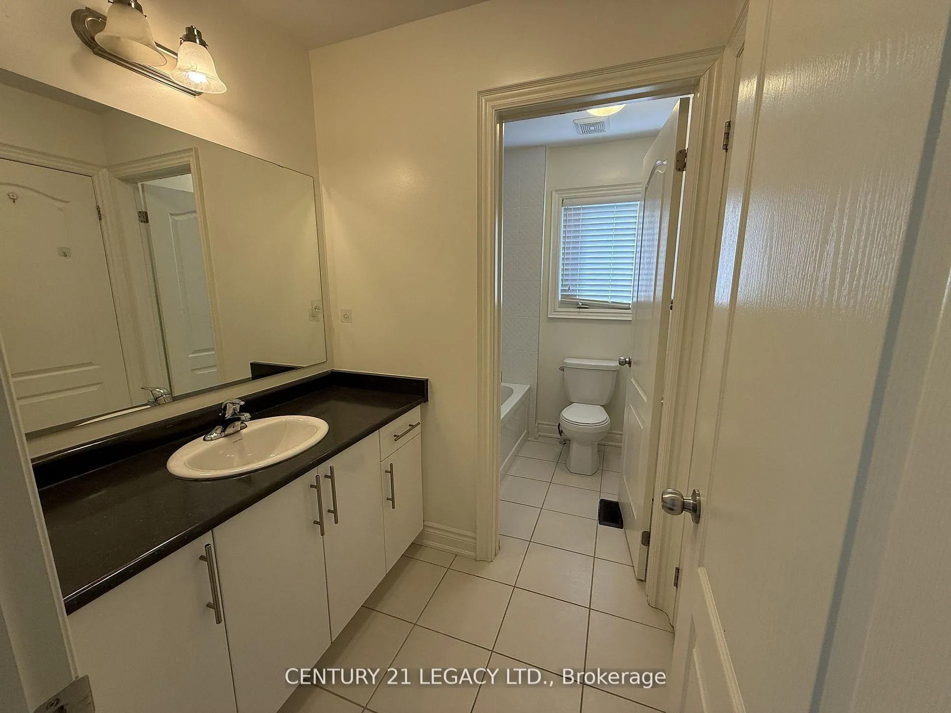 Photo 24 of 16 Mussle White Road, Brampton, Bram West — HOMEH