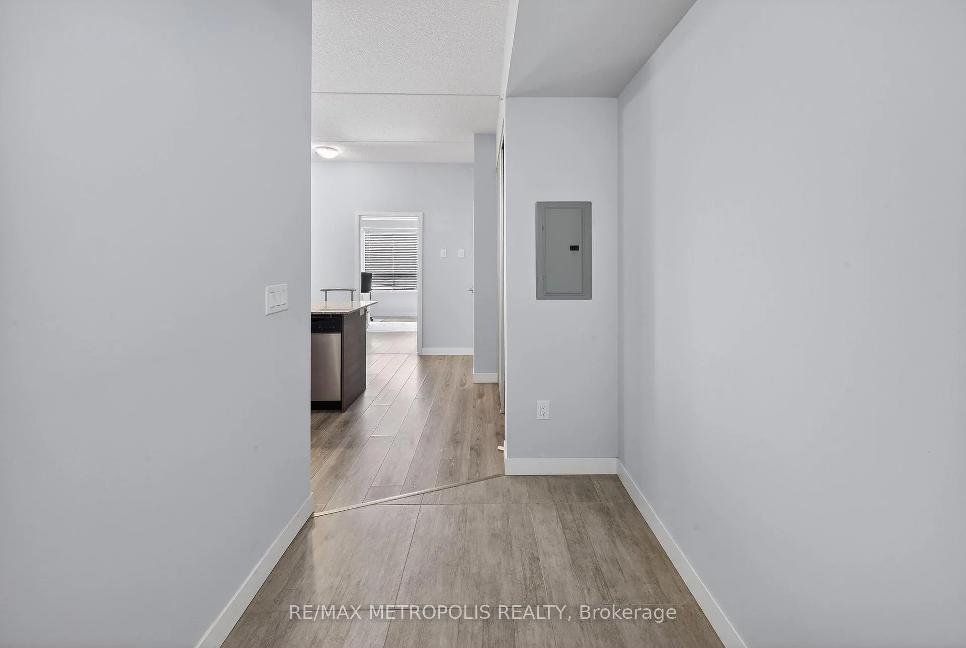 Photo 4 of Unit 1702, 318 Spruce Street, Waterloo, Lakeshore Village — HOMEH