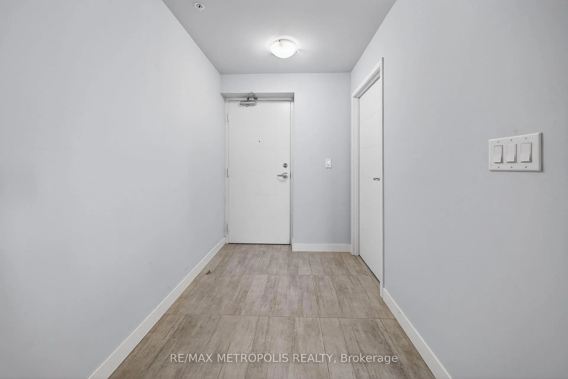 Photo 5 of Unit 1702, 318 Spruce Street, Waterloo, Lakeshore Village — HOMEH