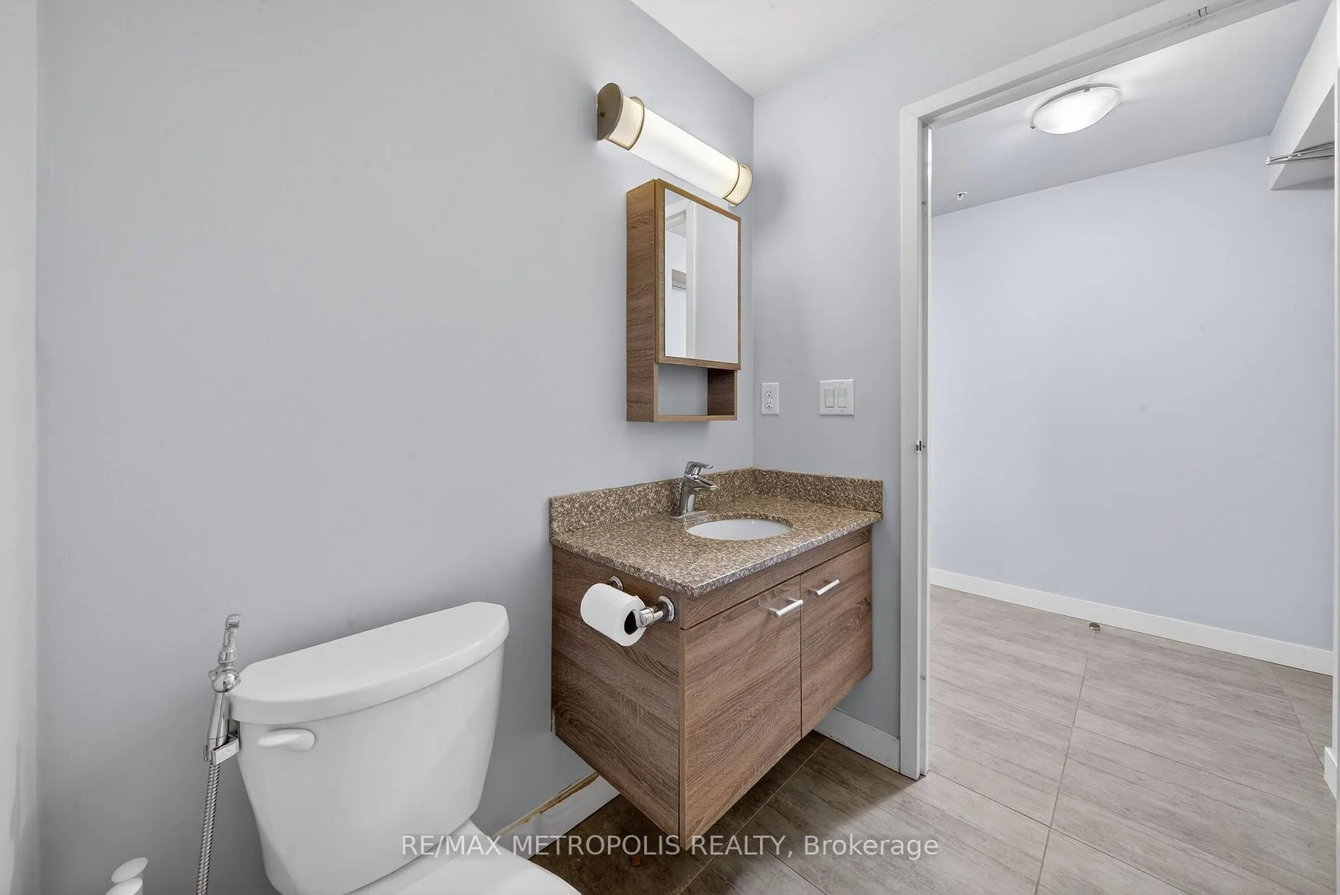 Photo 9 of Unit 1702, 318 Spruce Street, Waterloo, Lakeshore Village — HOMEH