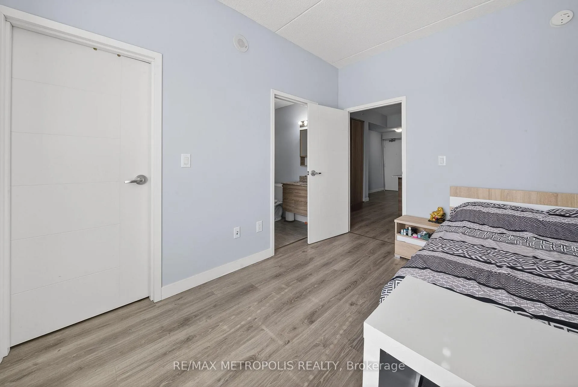 Photo 17 of Unit 1702, 318 Spruce Street, Waterloo, Lakeshore Village — HOMEH