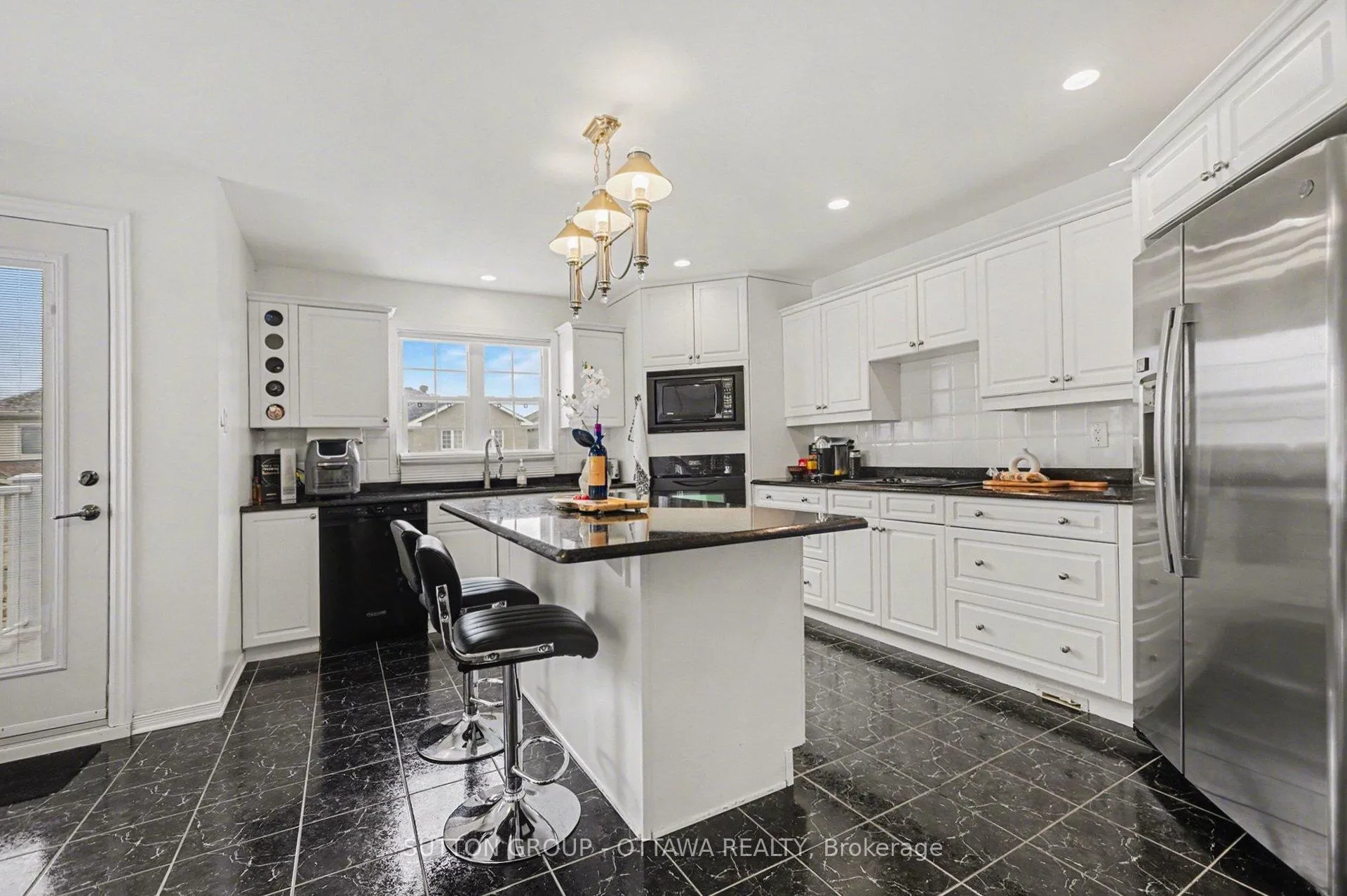 Photo 5 of 131 Oakfield Crescent, Ottawa, Barrhaven - Longfields — HOMEH