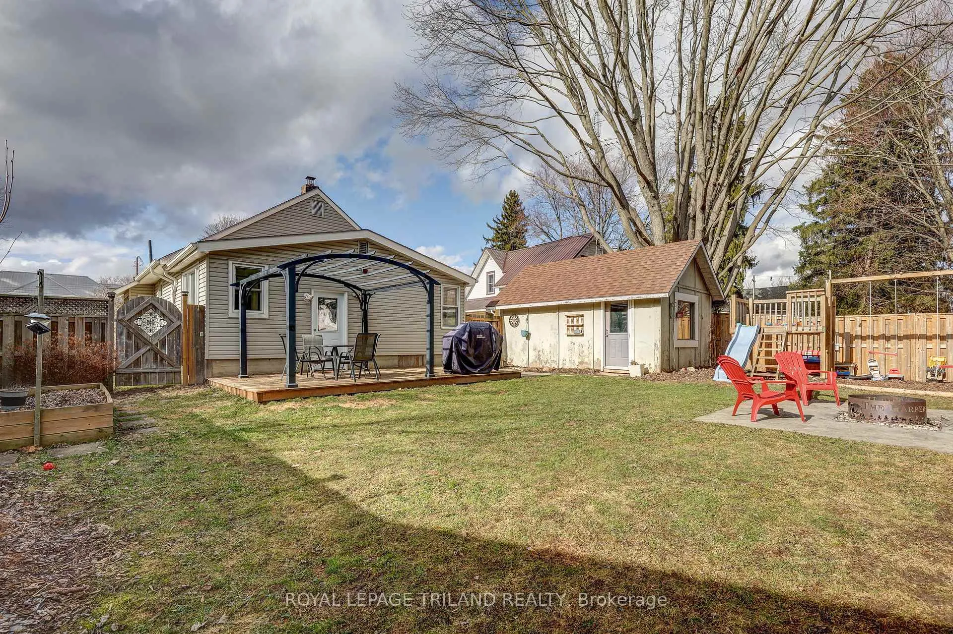 Photo 38 of 35897 Brook Street, Southwold, Shedden — HOMEH