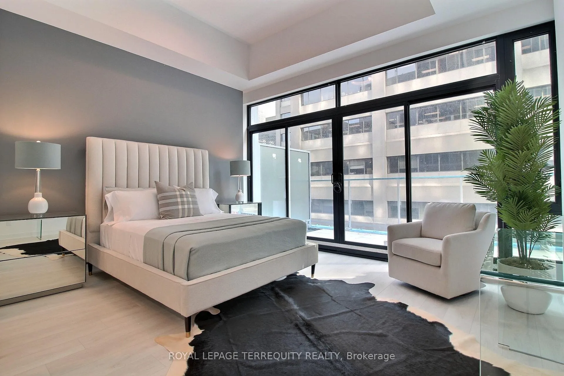 Photo 10 of Unit 306, 188 Cumberland Street, Toronto, The Annex — HOMEH