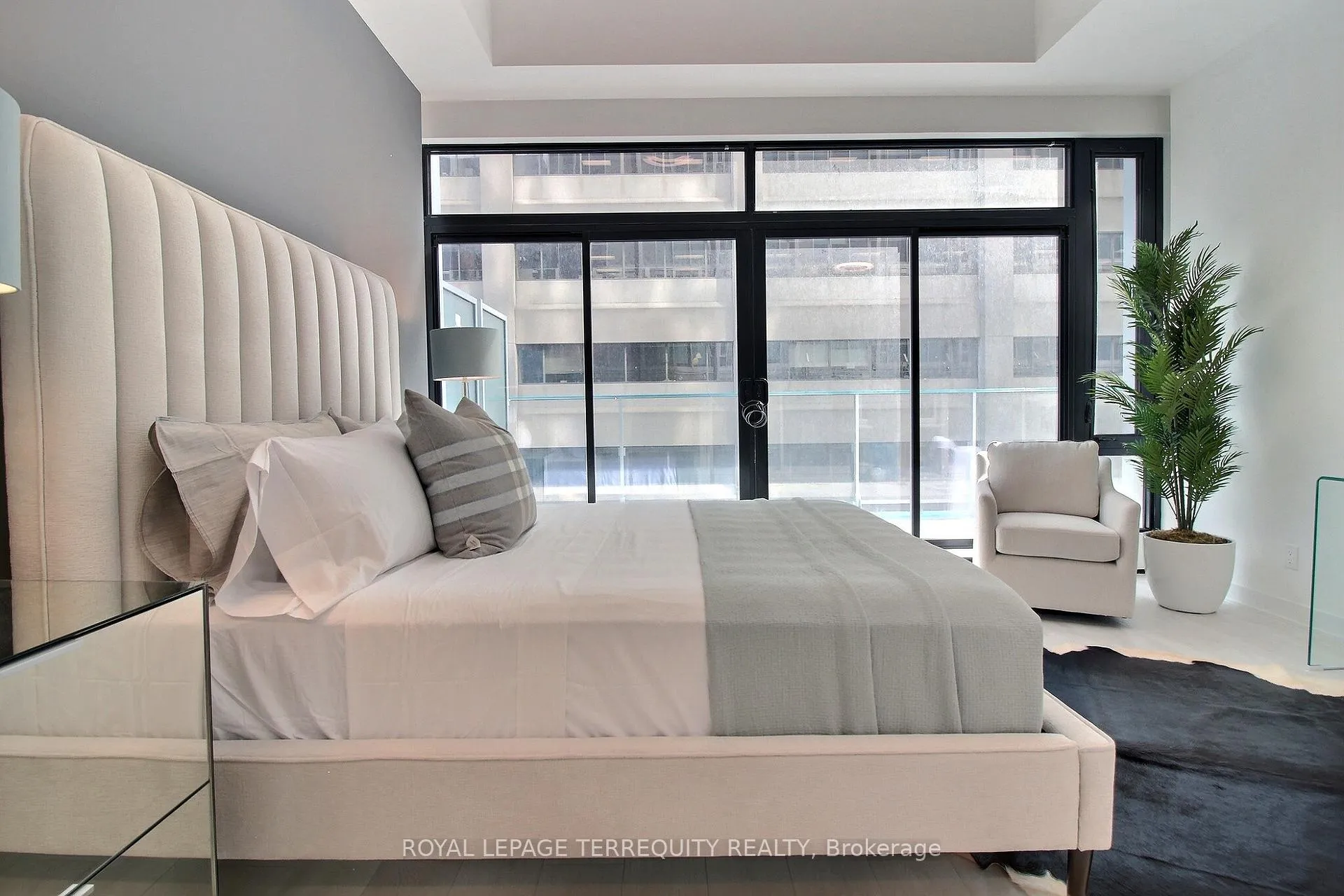 Photo 11 of Unit 306, 188 Cumberland Street, Toronto, The Annex — HOMEH