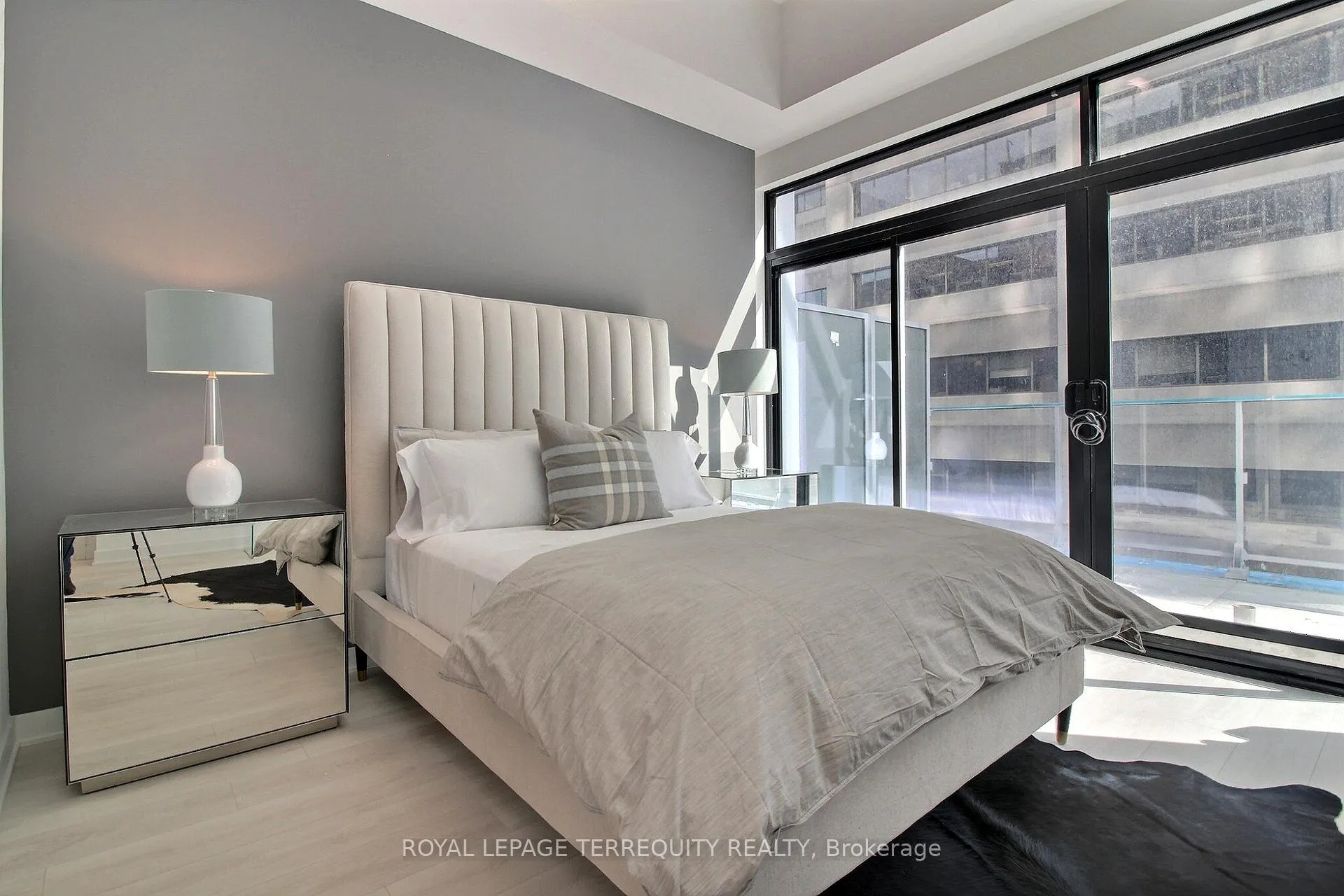 Photo 12 of Unit 306, 188 Cumberland Street, Toronto, The Annex — HOMEH