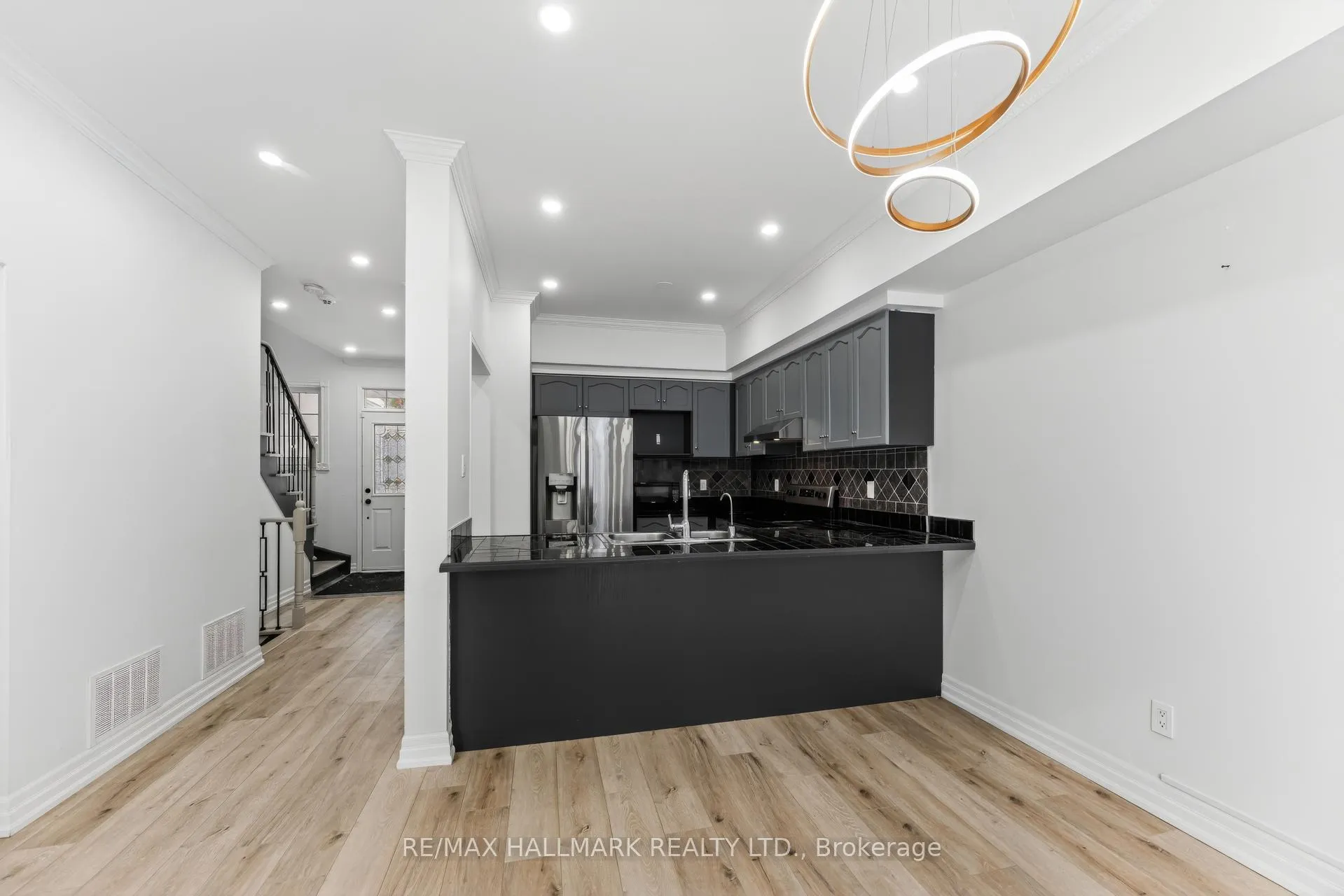 Photo 9 of Unit 39, 180 Blue Willow Drive, Vaughan, East Woodbridge — HOMEH
