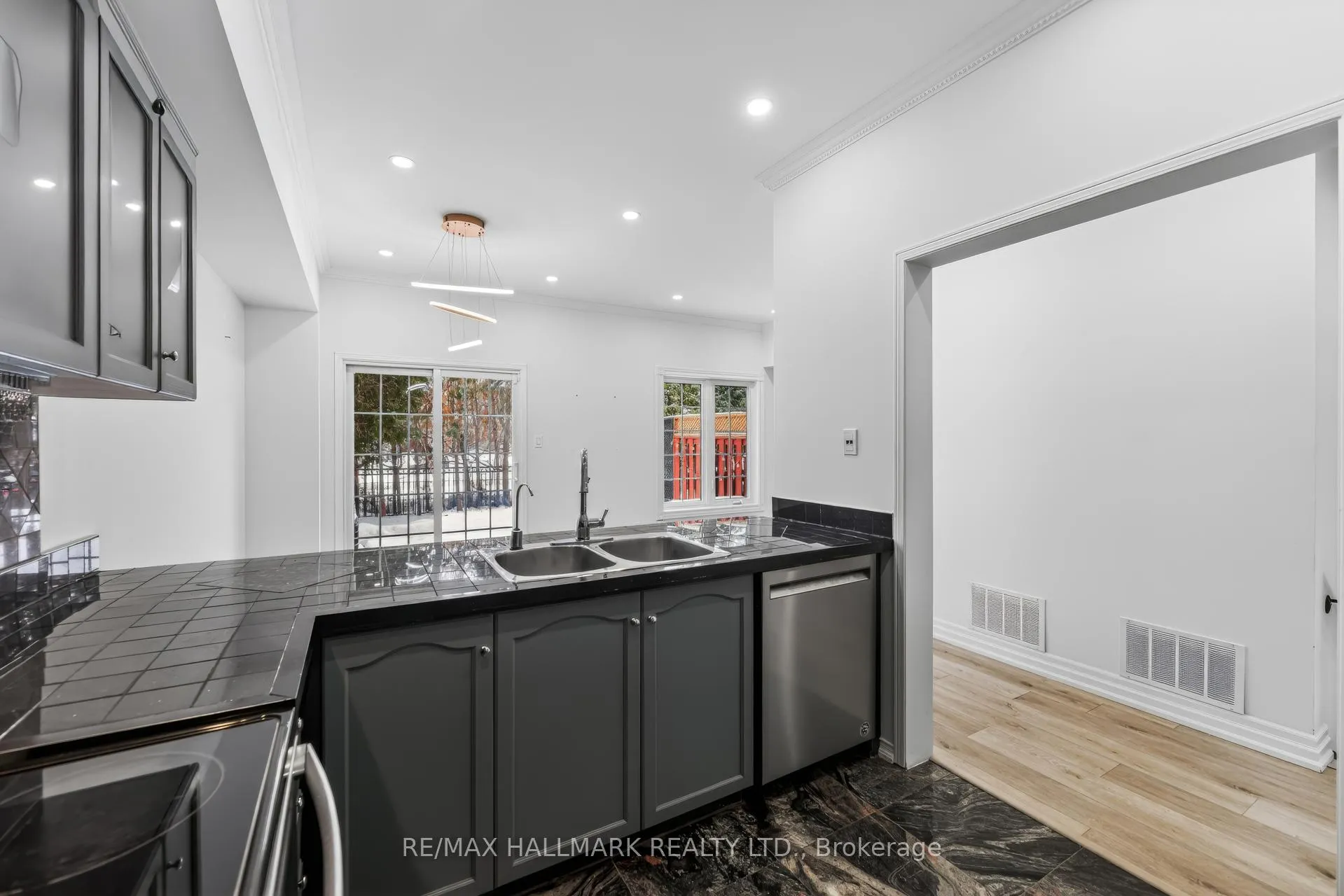 Photo 12 of Unit 39, 180 Blue Willow Drive, Vaughan, East Woodbridge — HOMEH