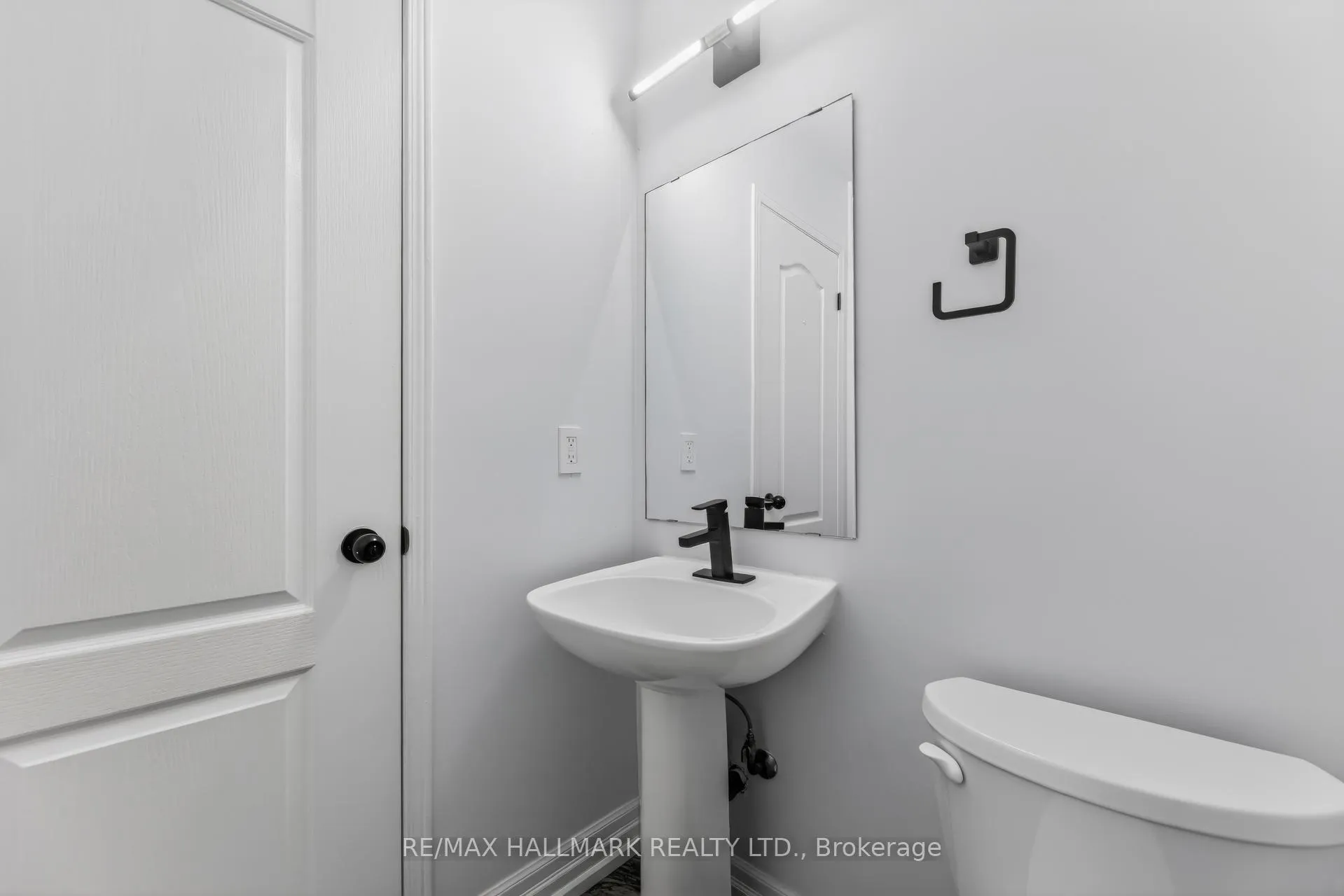 Photo 14 of Unit 39, 180 Blue Willow Drive, Vaughan, East Woodbridge — HOMEH