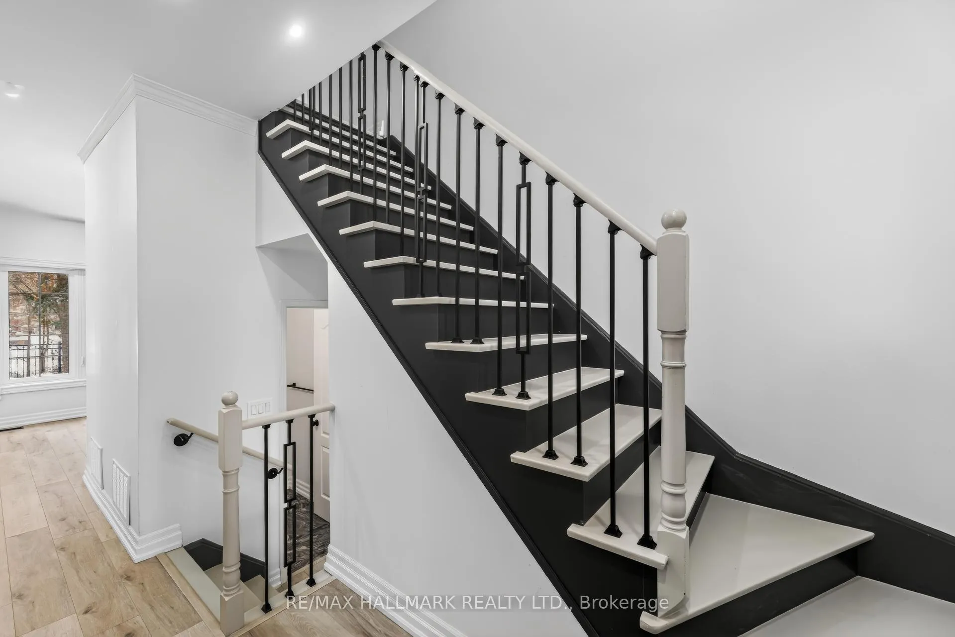 Photo 15 of Unit 39, 180 Blue Willow Drive, Vaughan, East Woodbridge — HOMEH