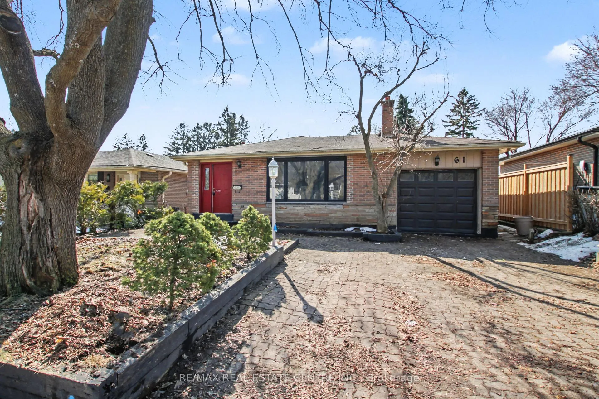 Photo 2 of 61 Romfield Circuit, Markham, Royal Orchard — HOMEH