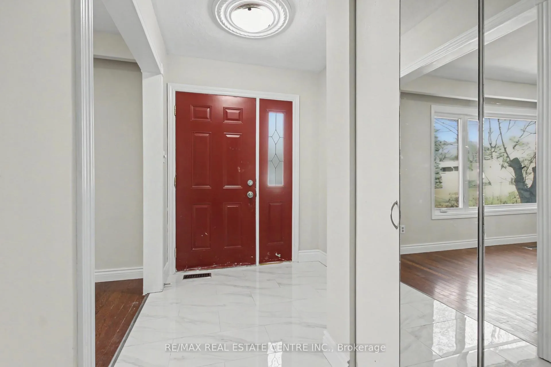 Photo 3 of 61 Romfield Circuit, Markham, Royal Orchard — HOMEH