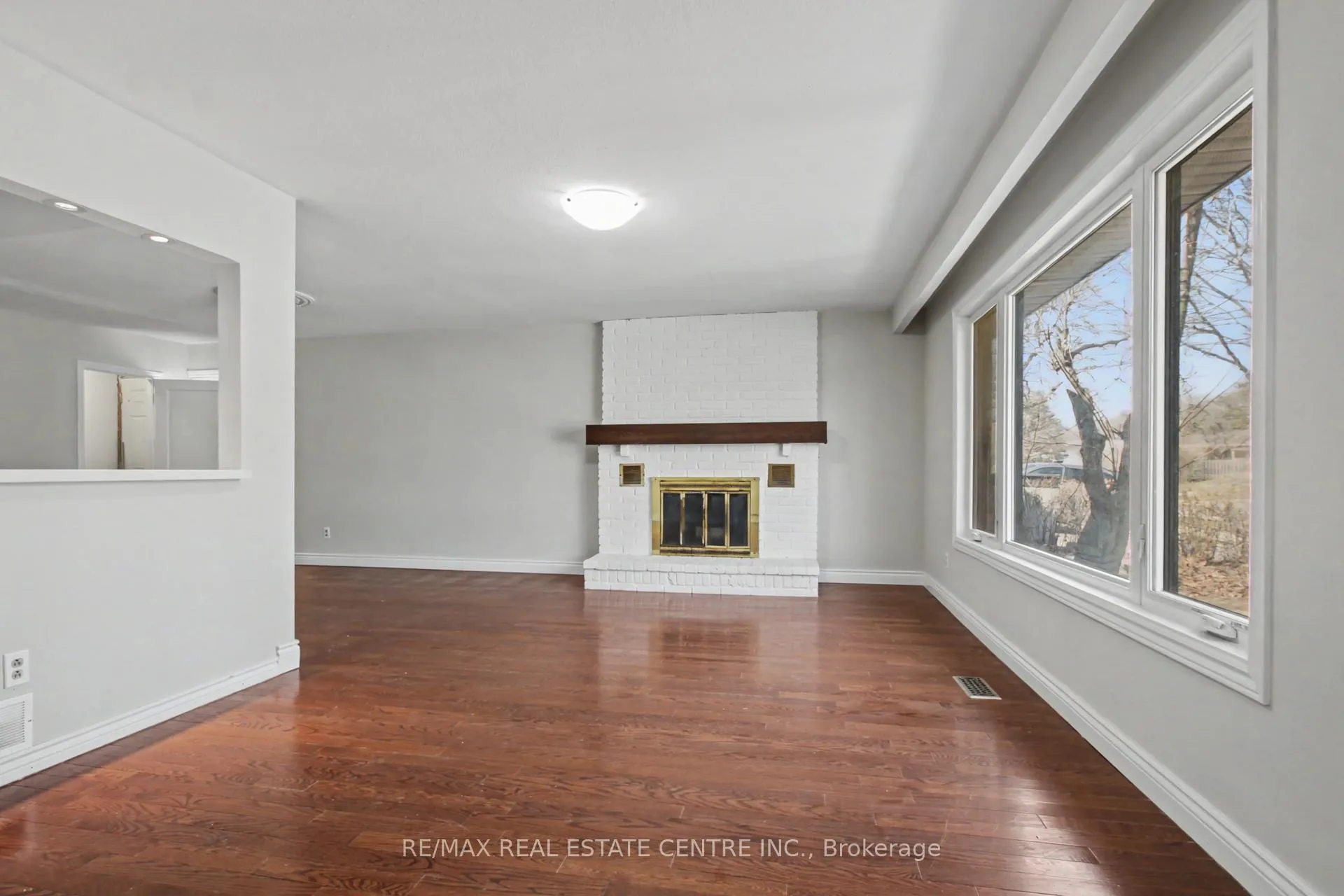 Photo 4 of 61 Romfield Circuit, Markham, Royal Orchard — HOMEH