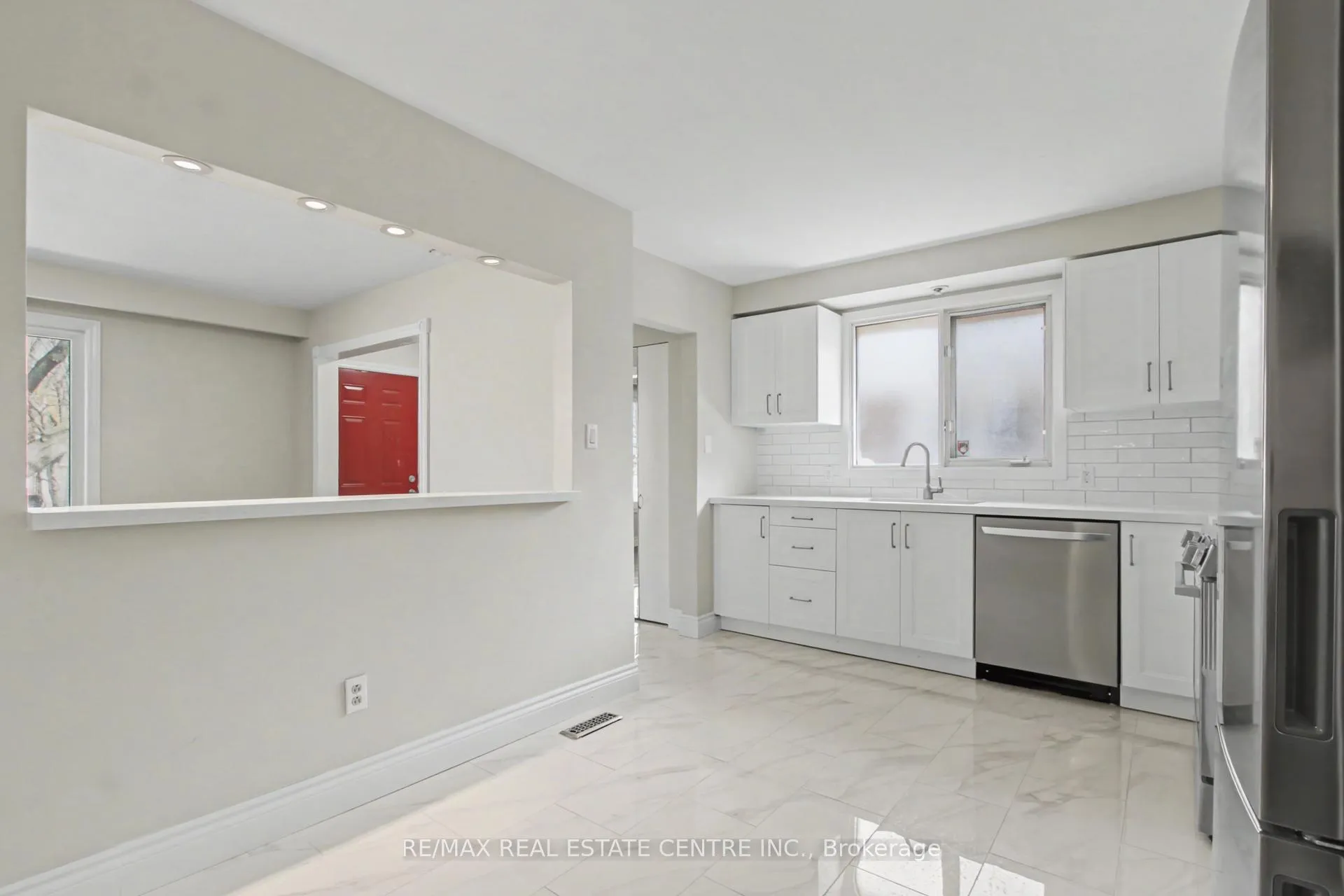 Photo 7 of 61 Romfield Circuit, Markham, Royal Orchard — HOMEH