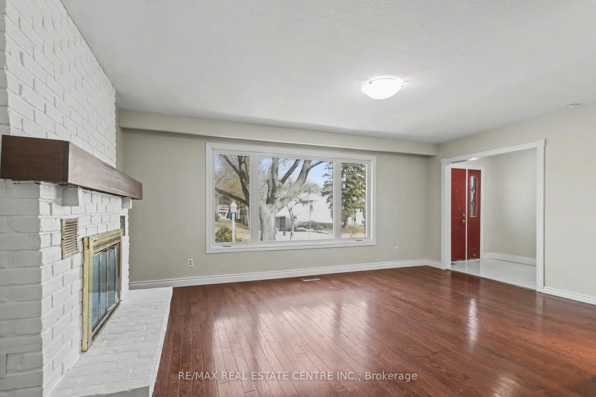 Photo 8 of 61 Romfield Circuit, Markham, Royal Orchard — HOMEH