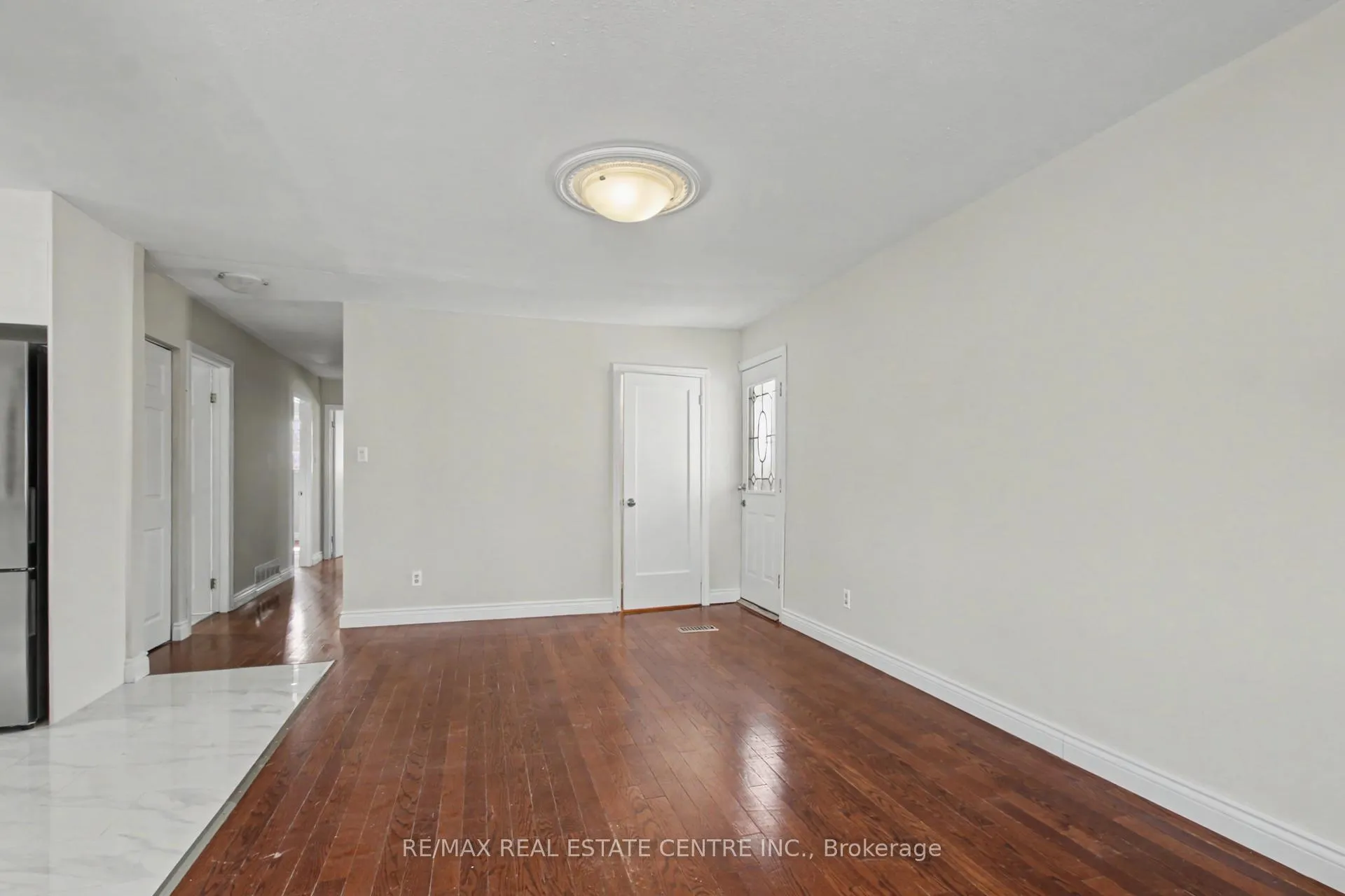 Photo 9 of 61 Romfield Circuit, Markham, Royal Orchard — HOMEH
