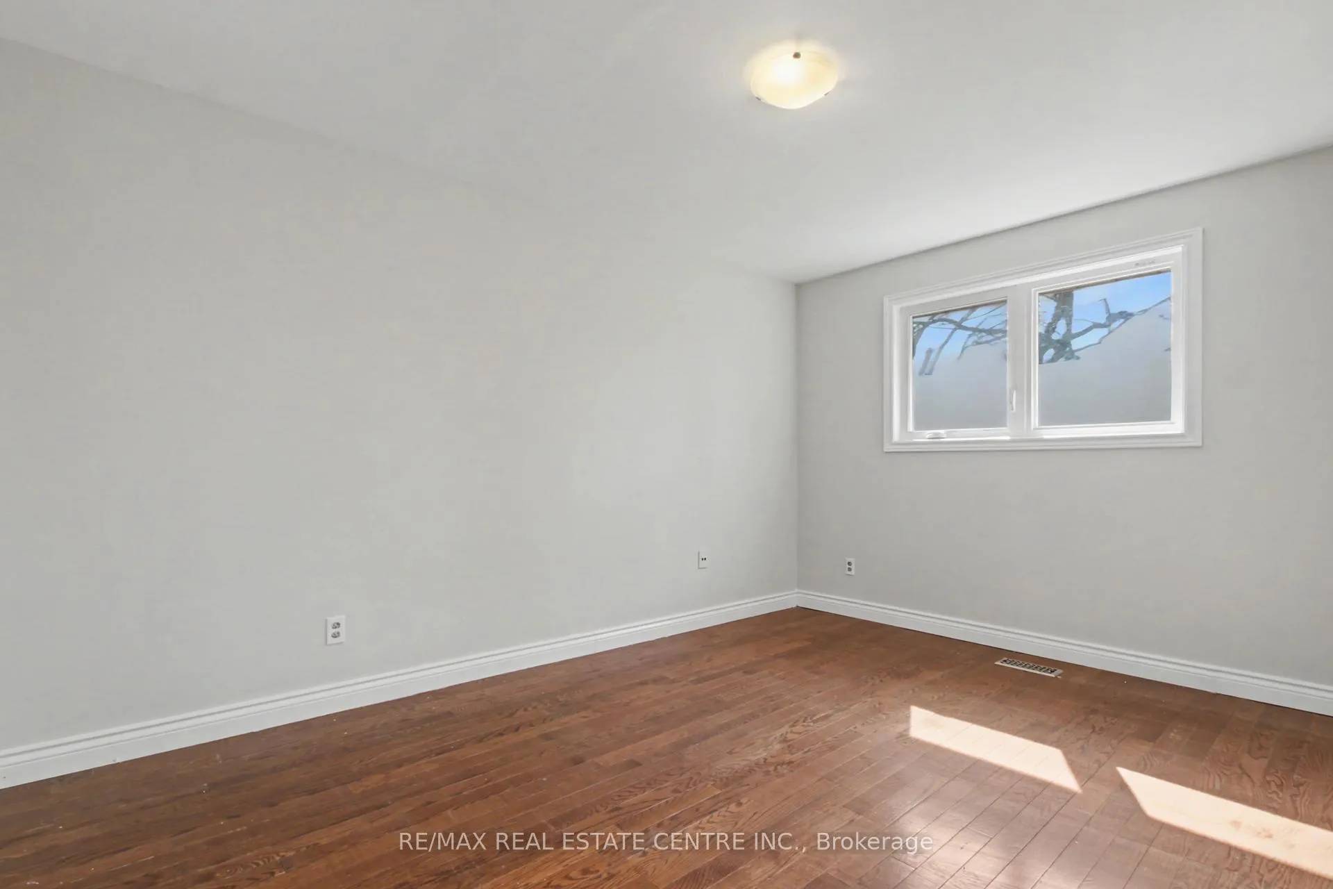 Photo 11 of 61 Romfield Circuit, Markham, Royal Orchard — HOMEH
