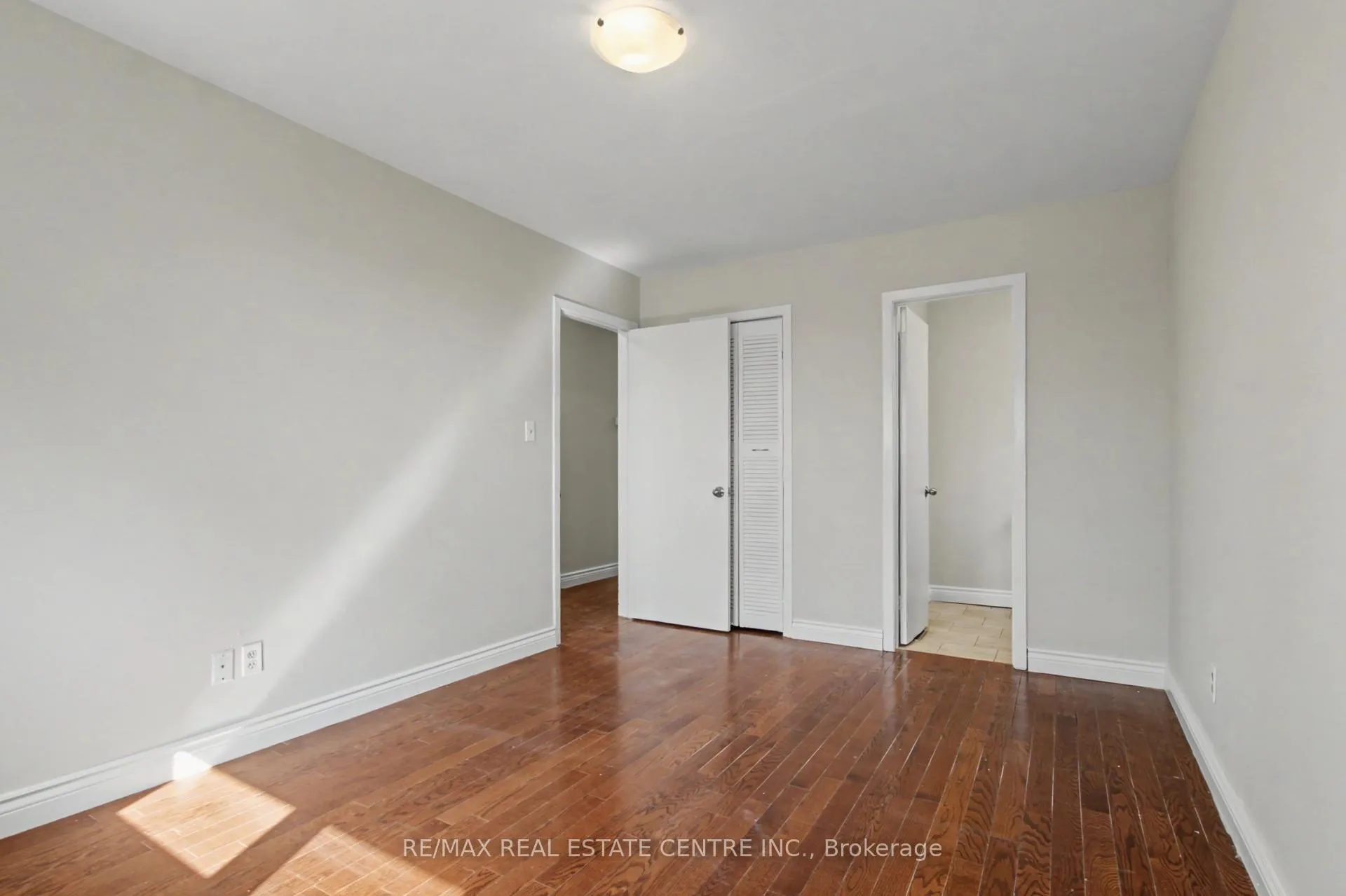 Photo 12 of 61 Romfield Circuit, Markham, Royal Orchard — HOMEH