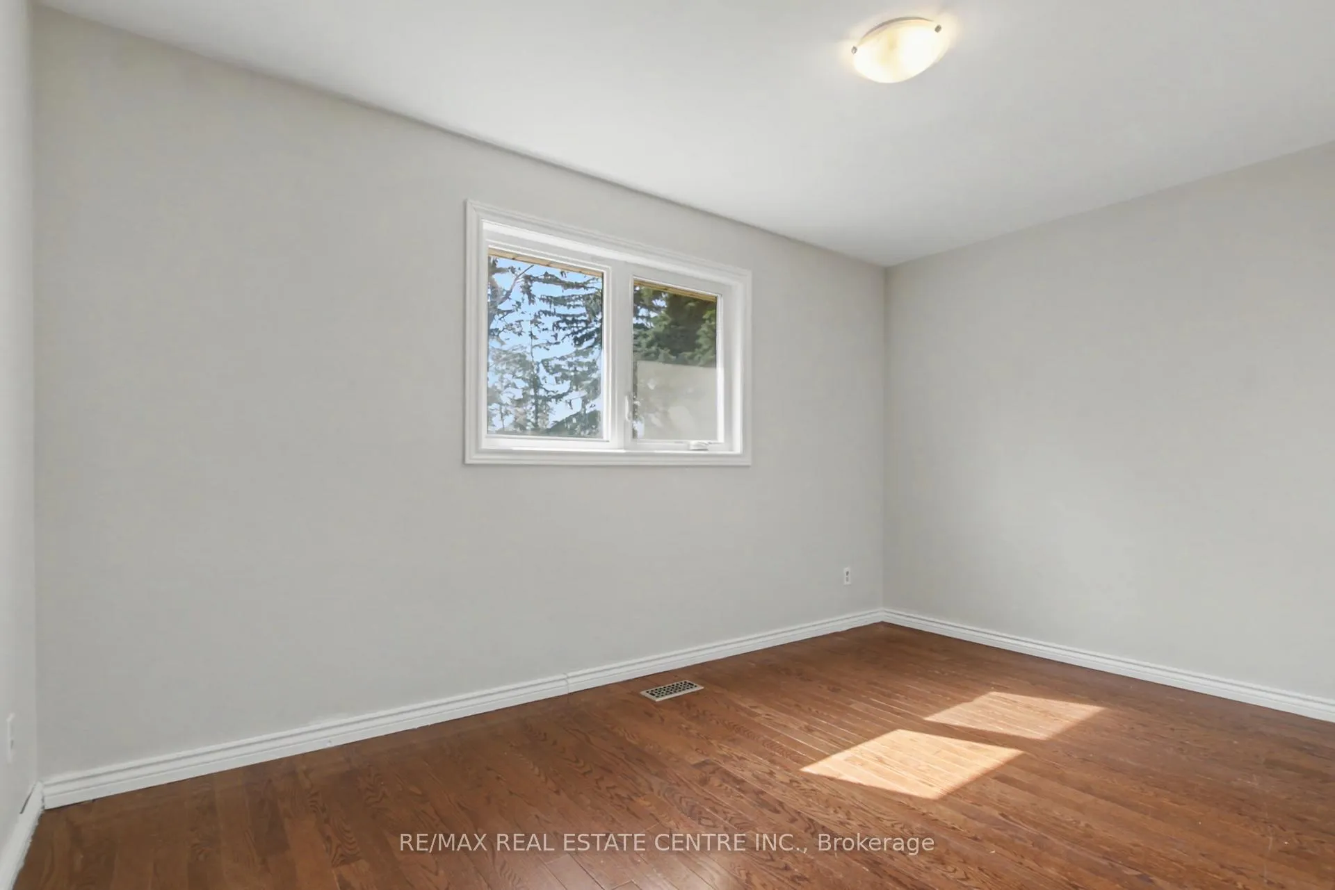 Photo 14 of 61 Romfield Circuit, Markham, Royal Orchard — HOMEH