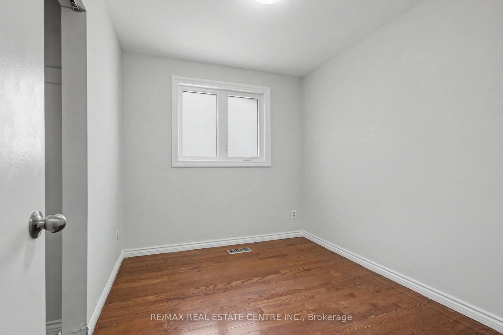Photo 16 of 61 Romfield Circuit, Markham, Royal Orchard — HOMEH