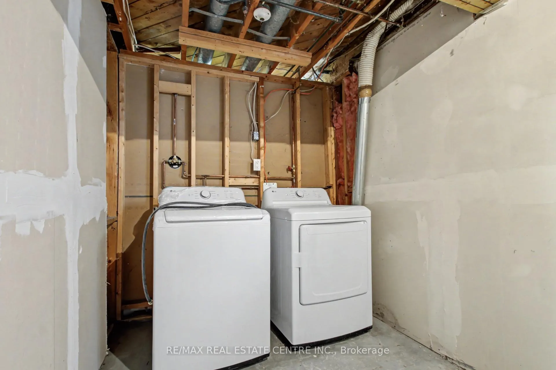 Photo 18 of 61 Romfield Circuit, Markham, Royal Orchard — HOMEH