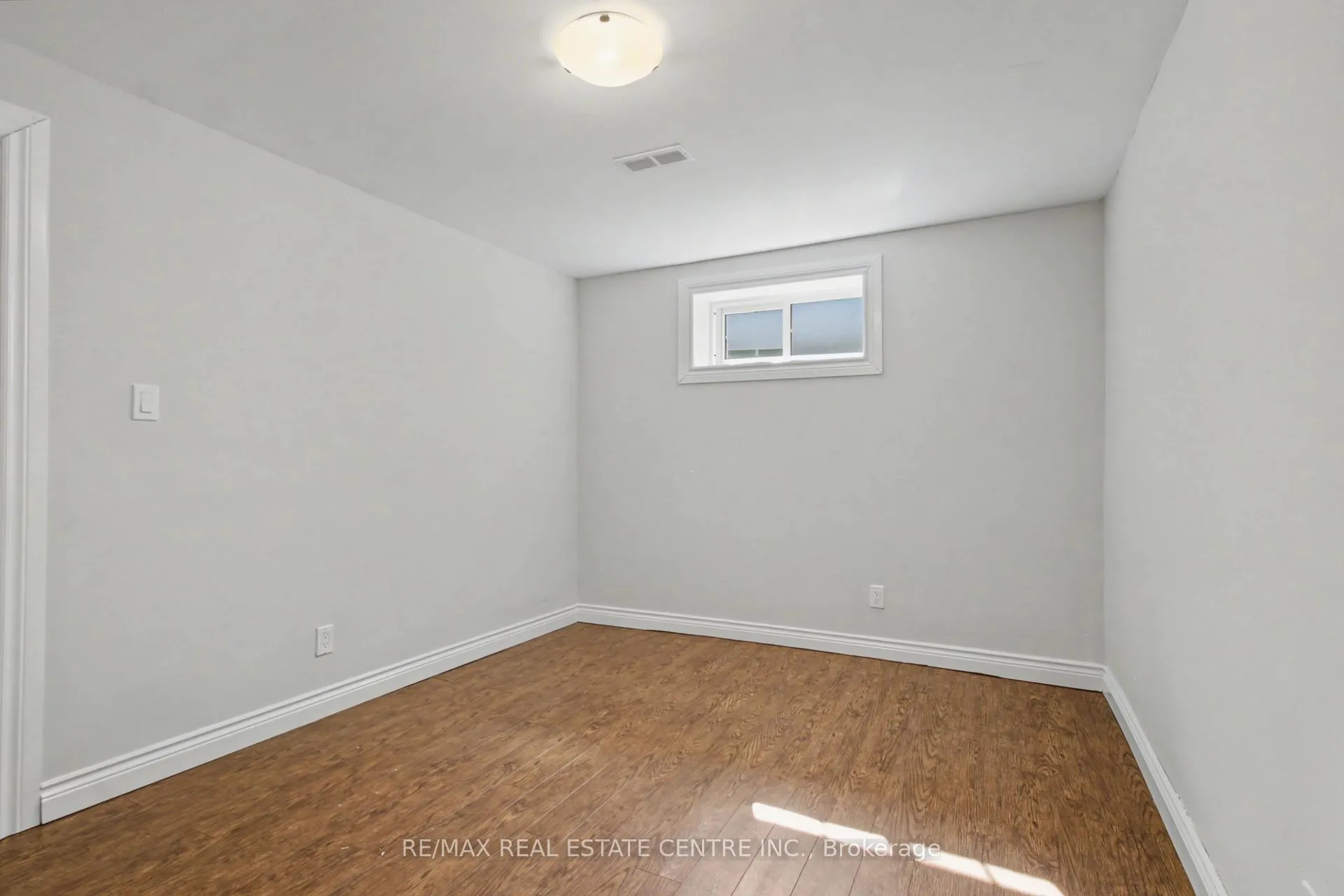 Photo 25 of 61 Romfield Circuit, Markham, Royal Orchard — HOMEH